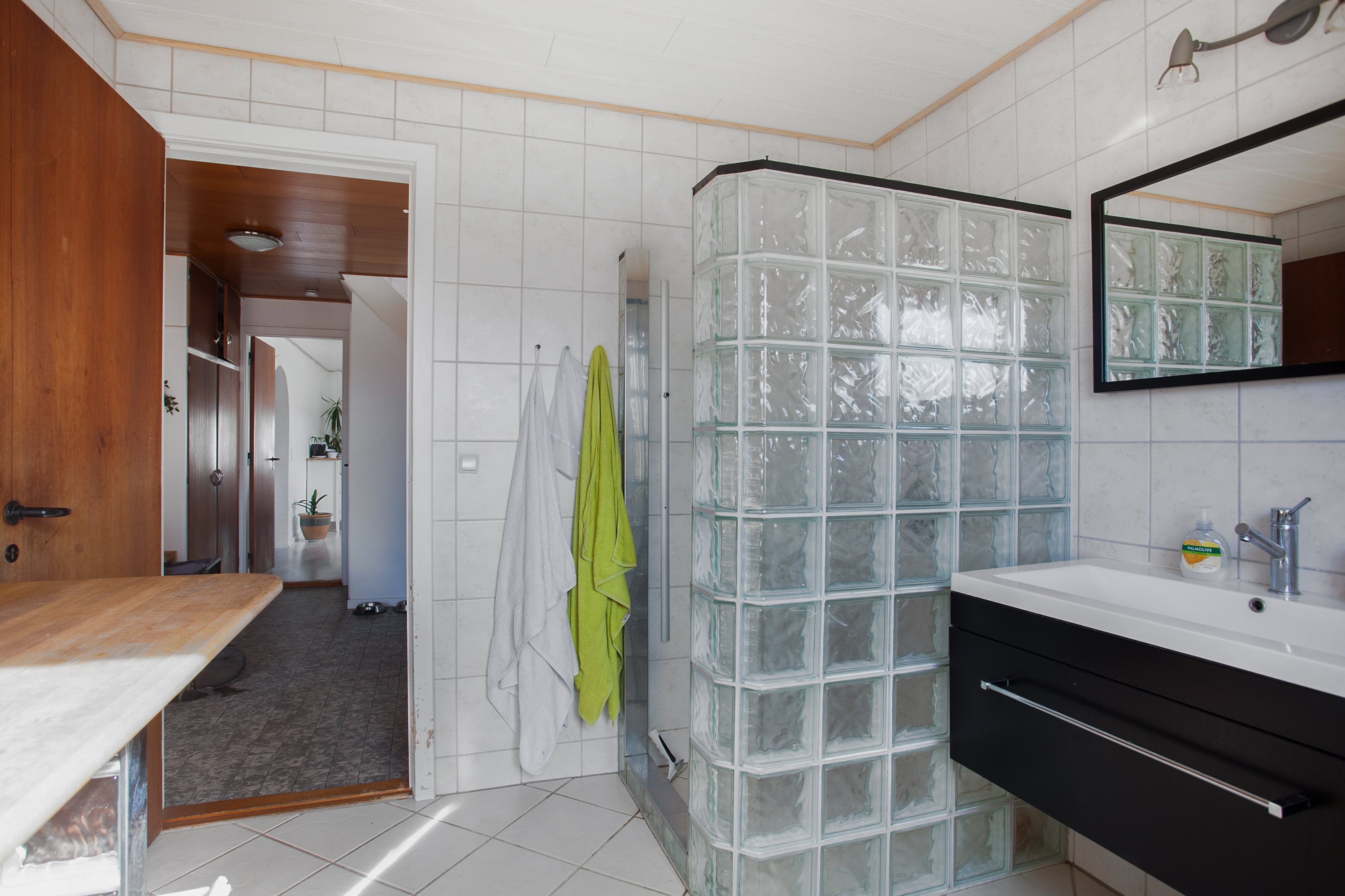 Fremhævet badeværelse billede i fuldskærmstilstand. Billede af Tørkerivej 1, Byrum, 9940 Læsø