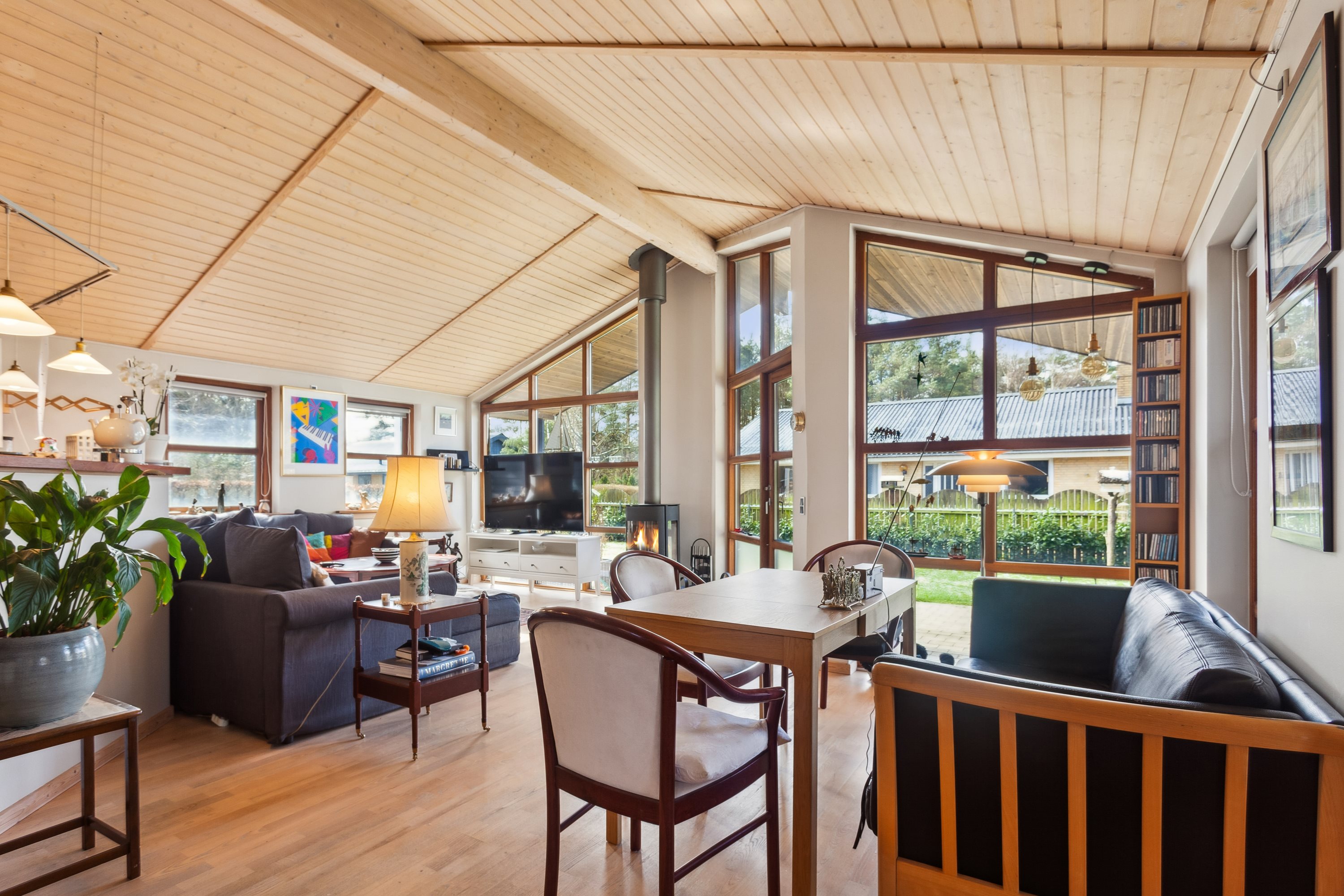 Fremhævet stue billede i fuldskærmstilstand. Billede af Fyrrestien 1A, Vesterø Havn, 9940 Læsø