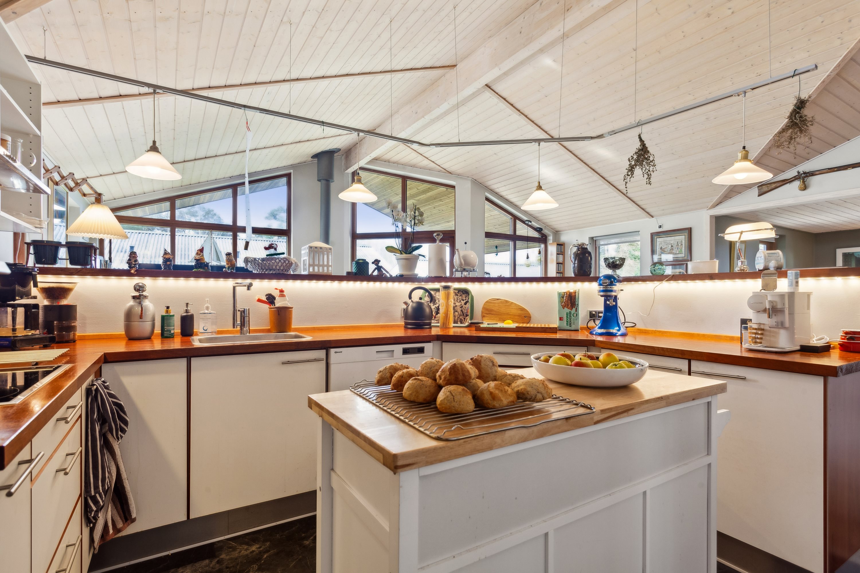 Fremhævet køkken billede i fuldskærmstilstand. Billede af Fyrrestien 1A, Vesterø Havn, 9940 Læsø