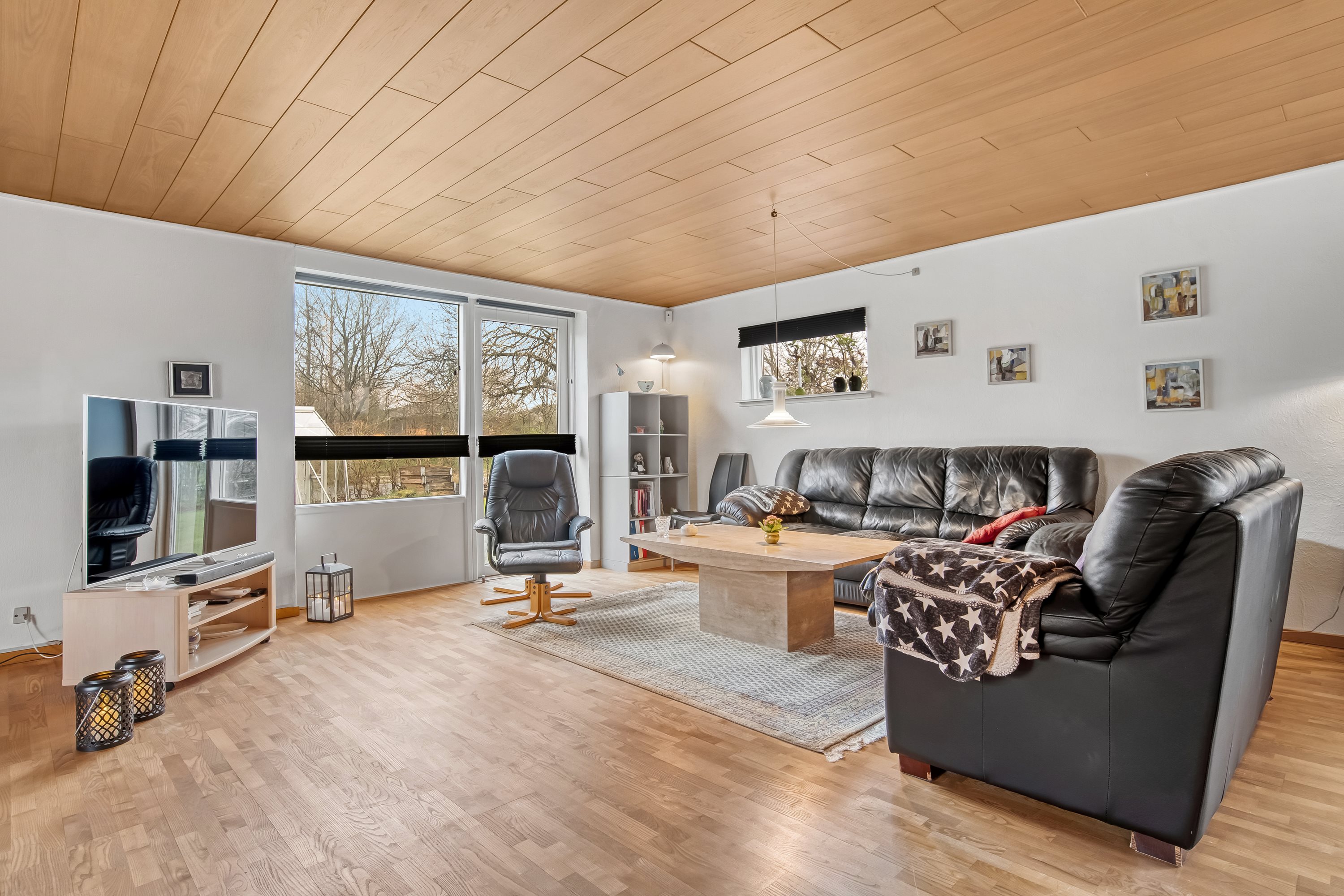 Fremhævet stue billede i fuldskærmstilstand. Billede af Skoleparken 11, 7500 Holstebro