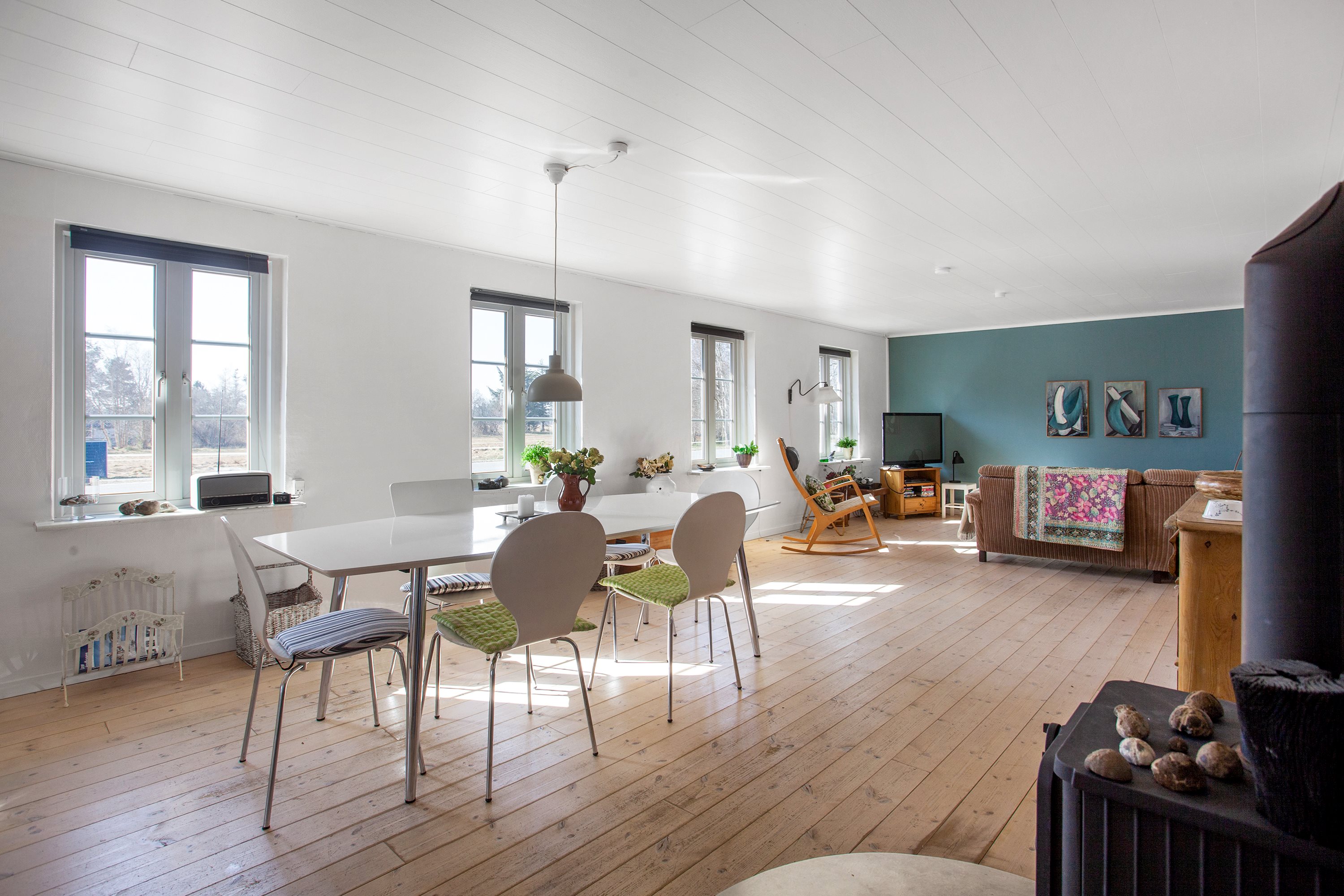 Fremhævet stue billede i fuldskærmstilstand. Billede af Byrumvej 29, Vesterø, 9940 Læsø