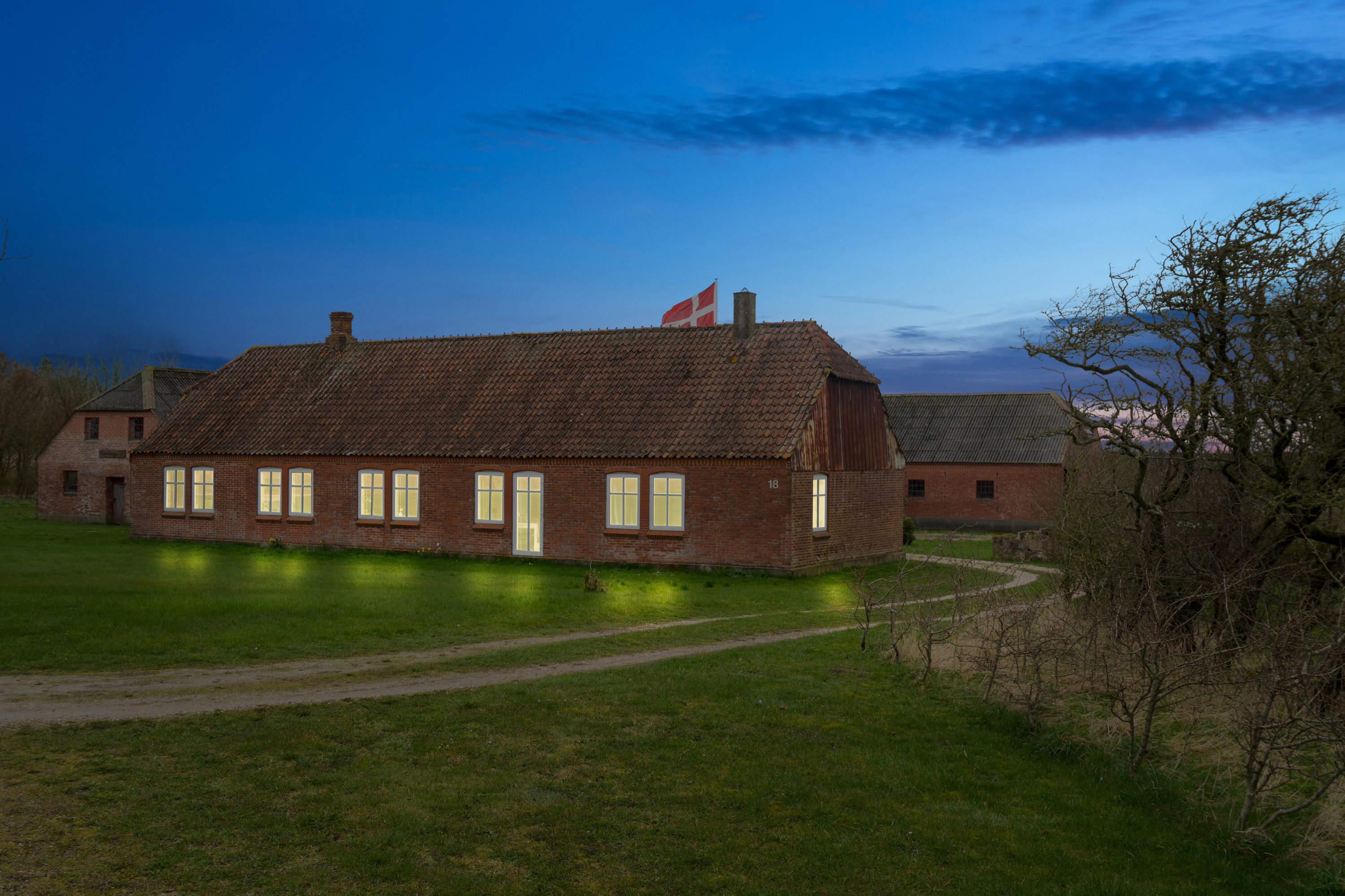 Fremhævet set fra haven billede i fuldskærmstilstand. Billede af Amstedbrovej 18, Lund, 7741 Frøstrup