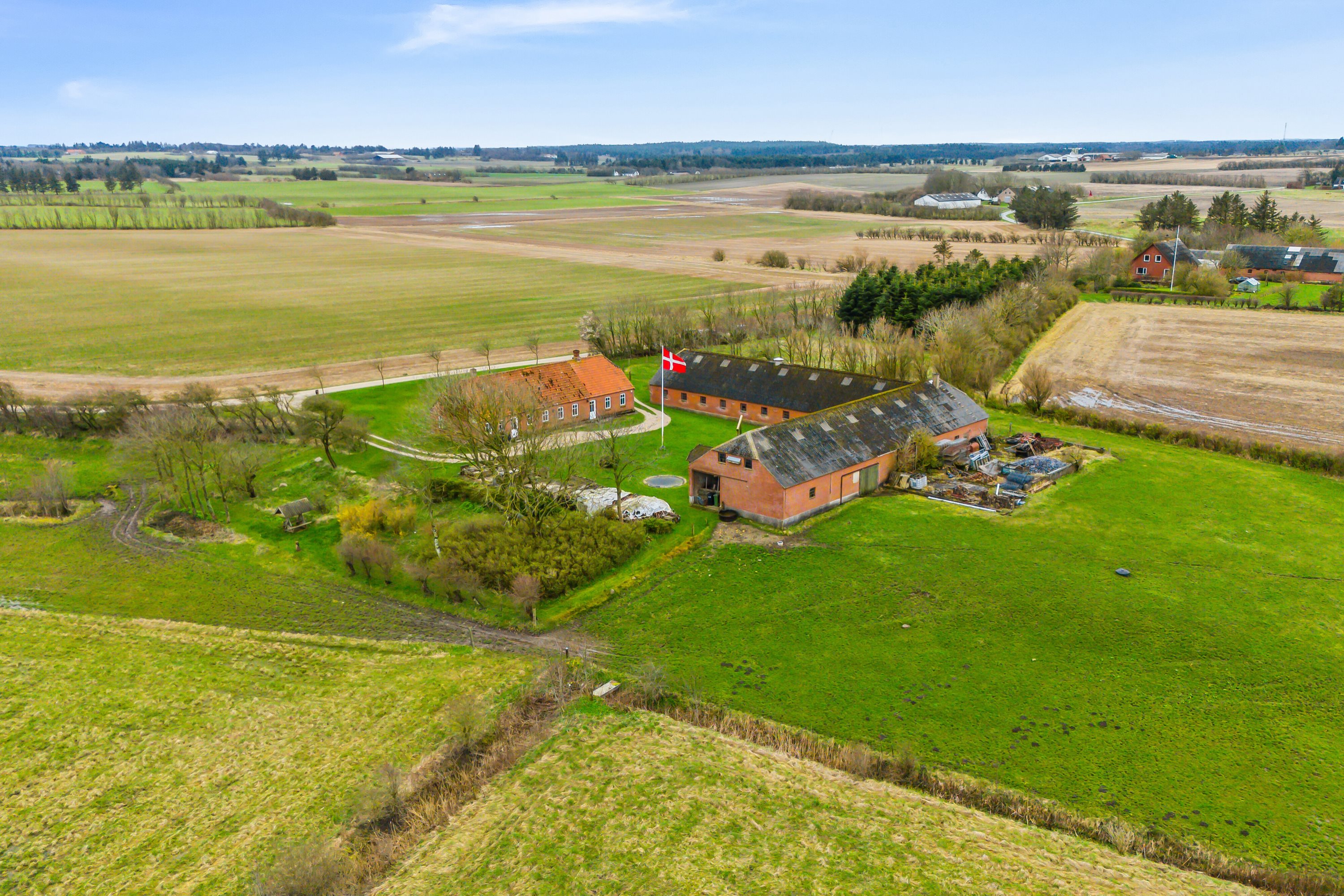 Fremhævet luftfoto billede i fuldskærmstilstand. Billede af Amstedbrovej 18, Lund, 7741 Frøstrup