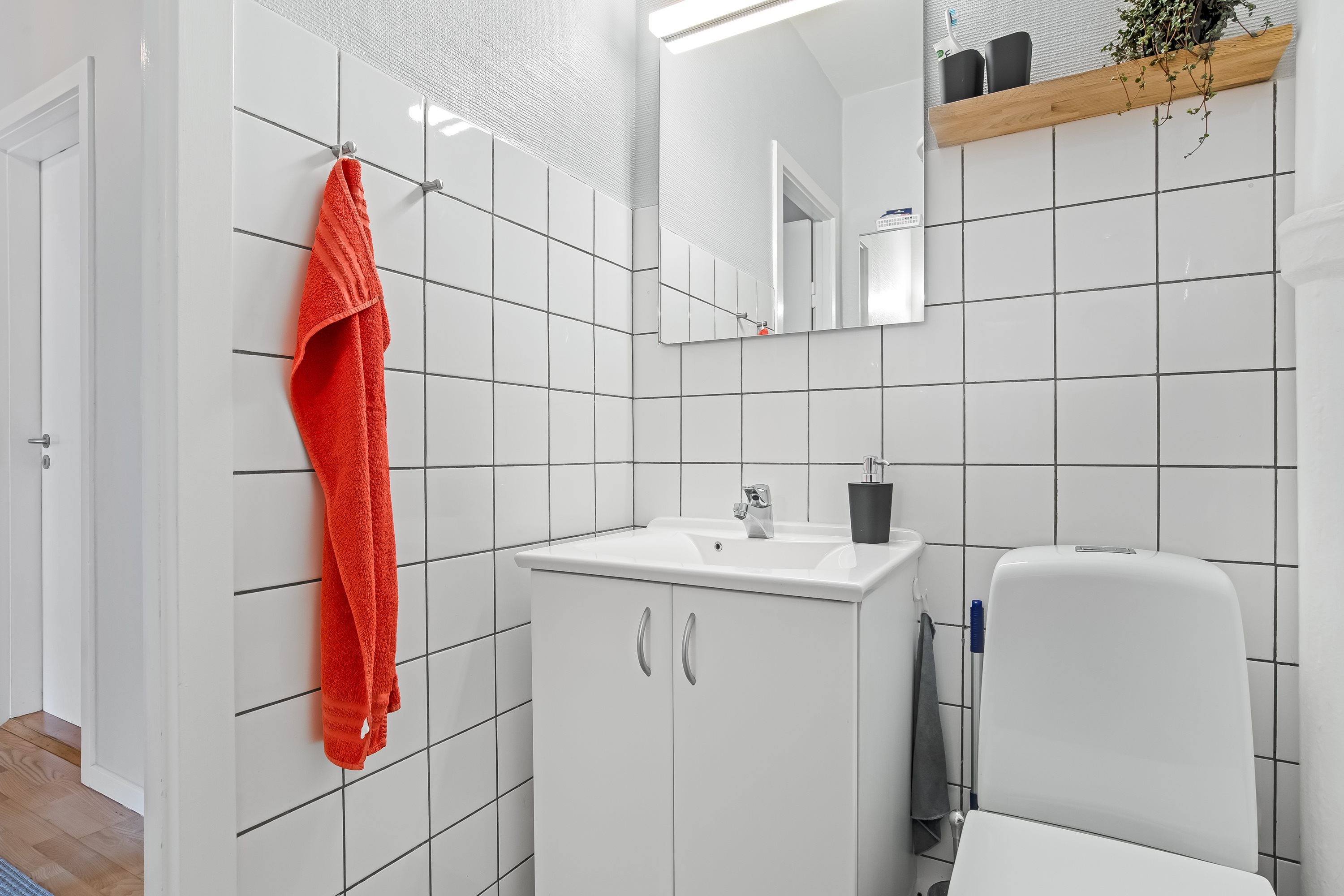 Fremhævet badeværelse billede i fuldskærmstilstand. Billede af Brogården 7, 1. tv., 7500 Holstebro