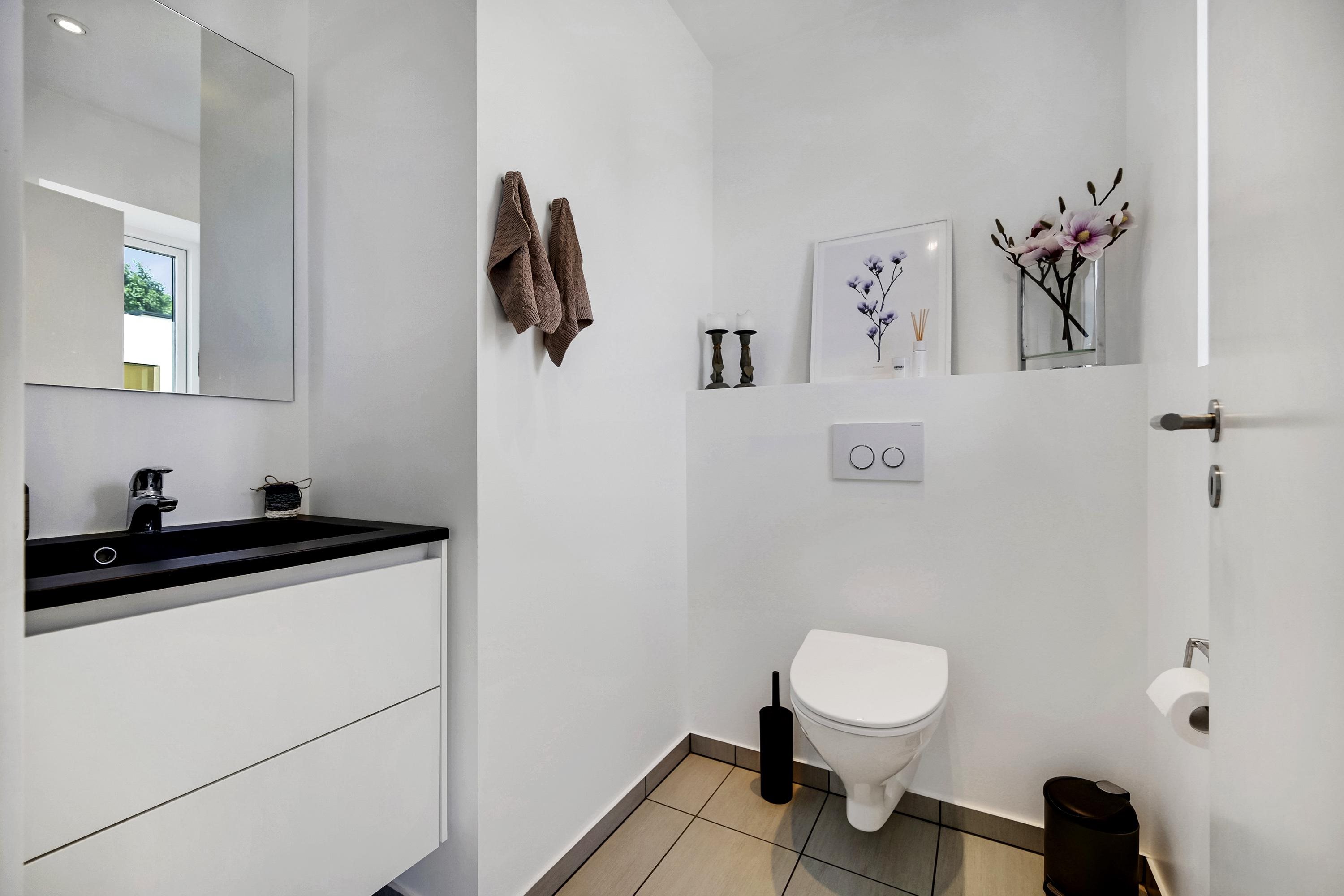 Fremhævet badeværelse billede i fuldskærmstilstand. Billede af Engelstoft 17A, 8520 Lystrup