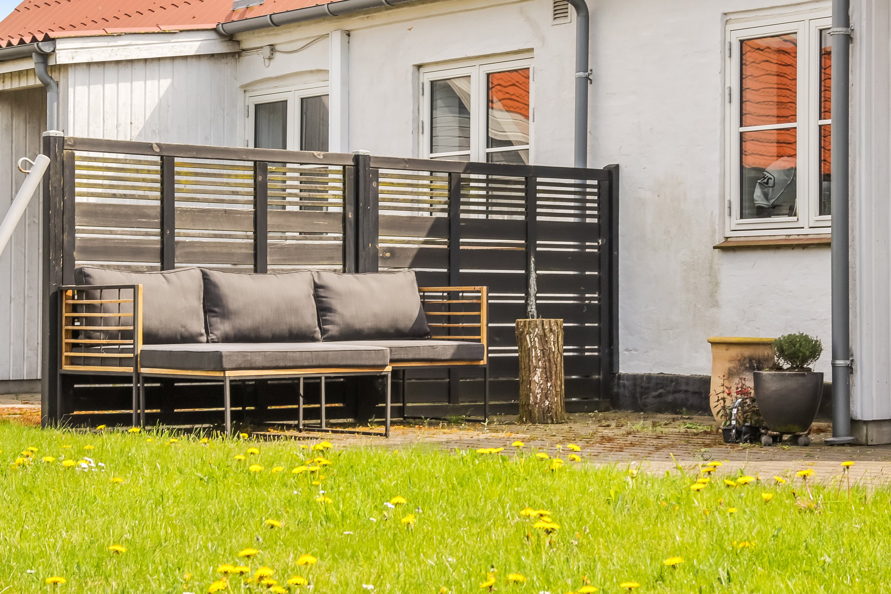 Fremhævet terrasse billede i fuldskærmstilstand. Billede af Byvej 17, Sdr Longelse, 5900 Rudkøbing