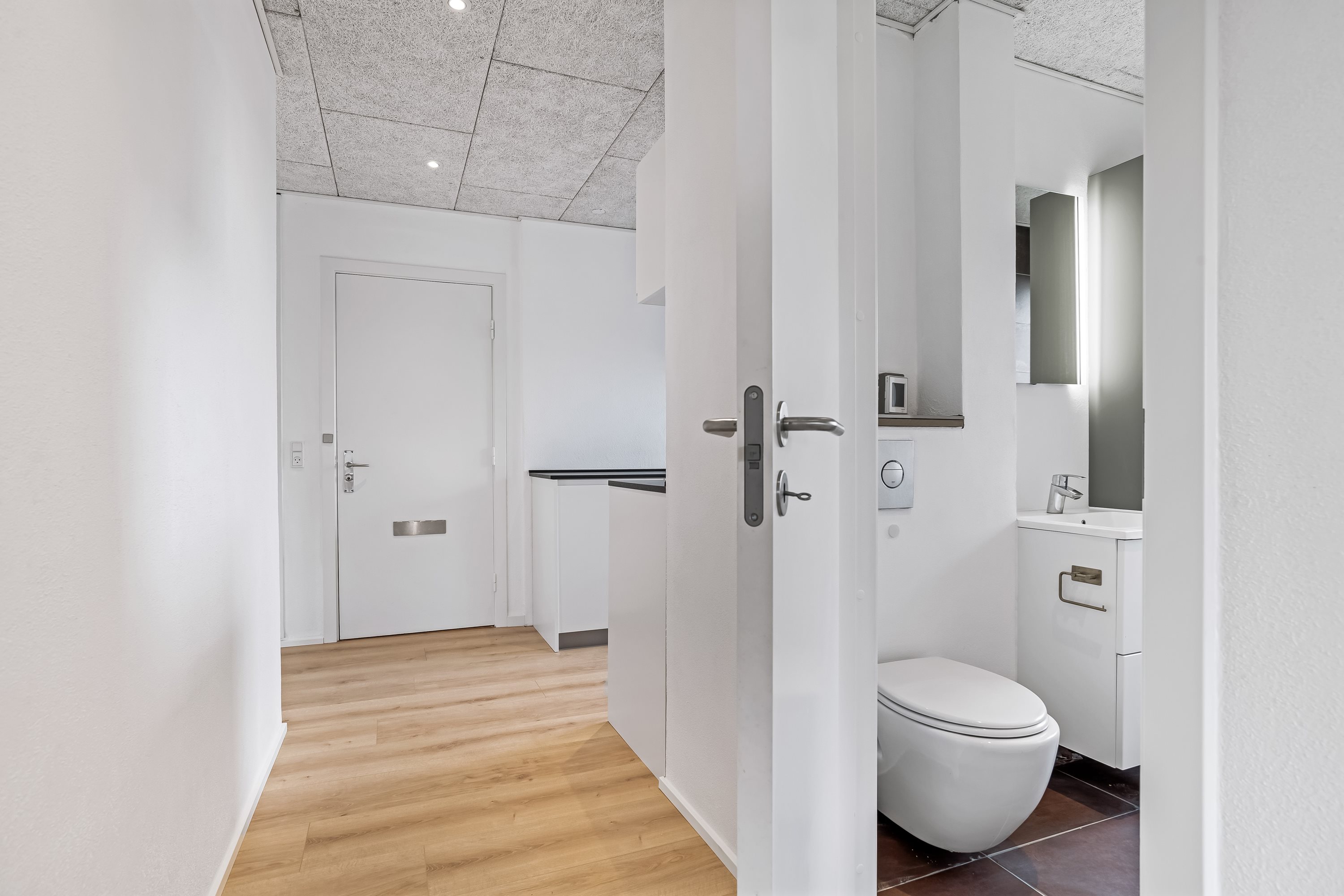 Fremhævet gang billede i fuldskærmstilstand. Billede af Doktorvænget 41, 2. tv., 7500 Holstebro