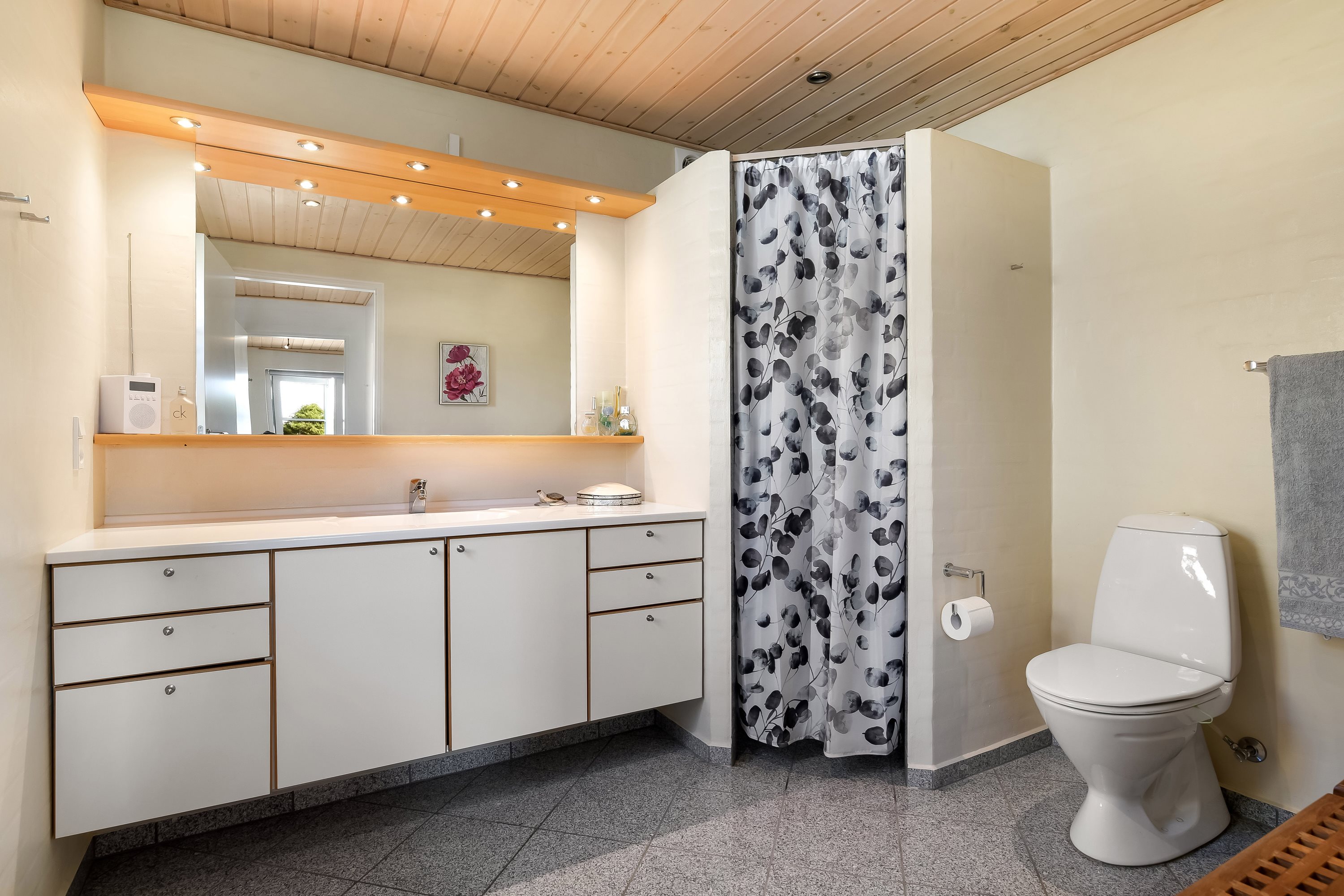 Fremhævet badeværelse billede i fuldskærmstilstand. Billede af Fasanvej 37, 7600 Struer