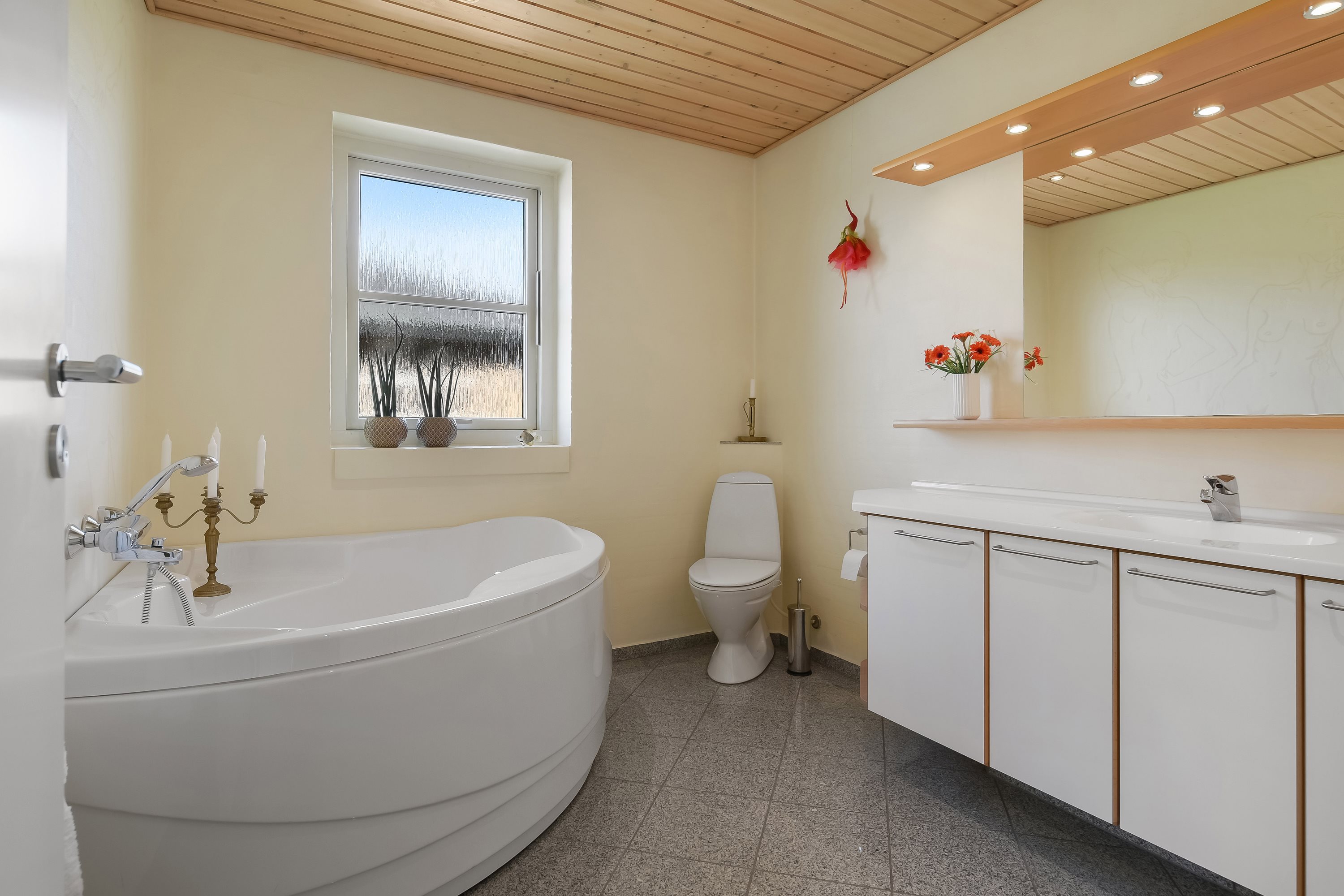 Fremhævet badeværelse billede i fuldskærmstilstand. Billede af Fasanvej 37, 7600 Struer