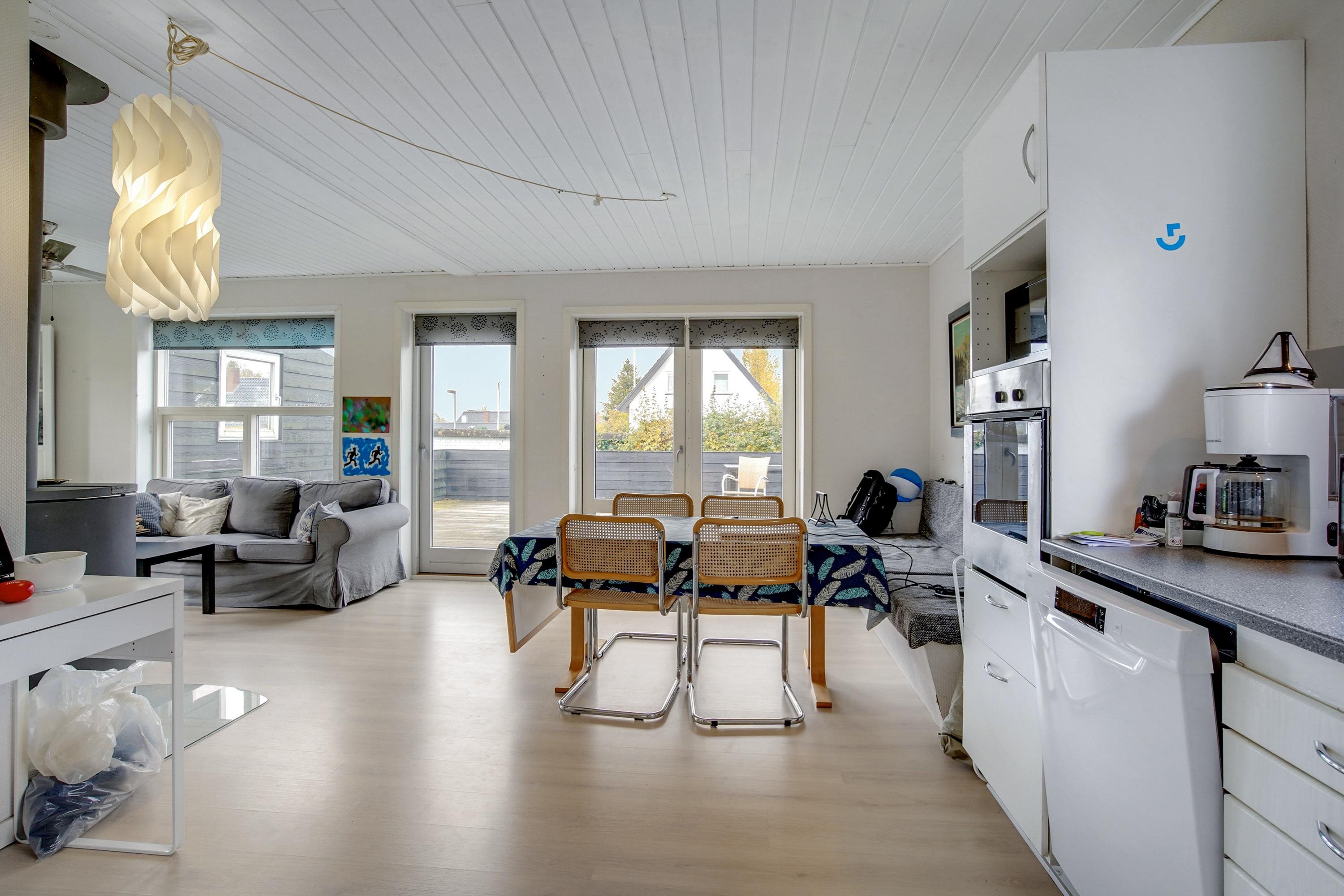 Fremhævet stue billede i fuldskærmstilstand. Billede af Dybdalsvej 6, 6800 Varde