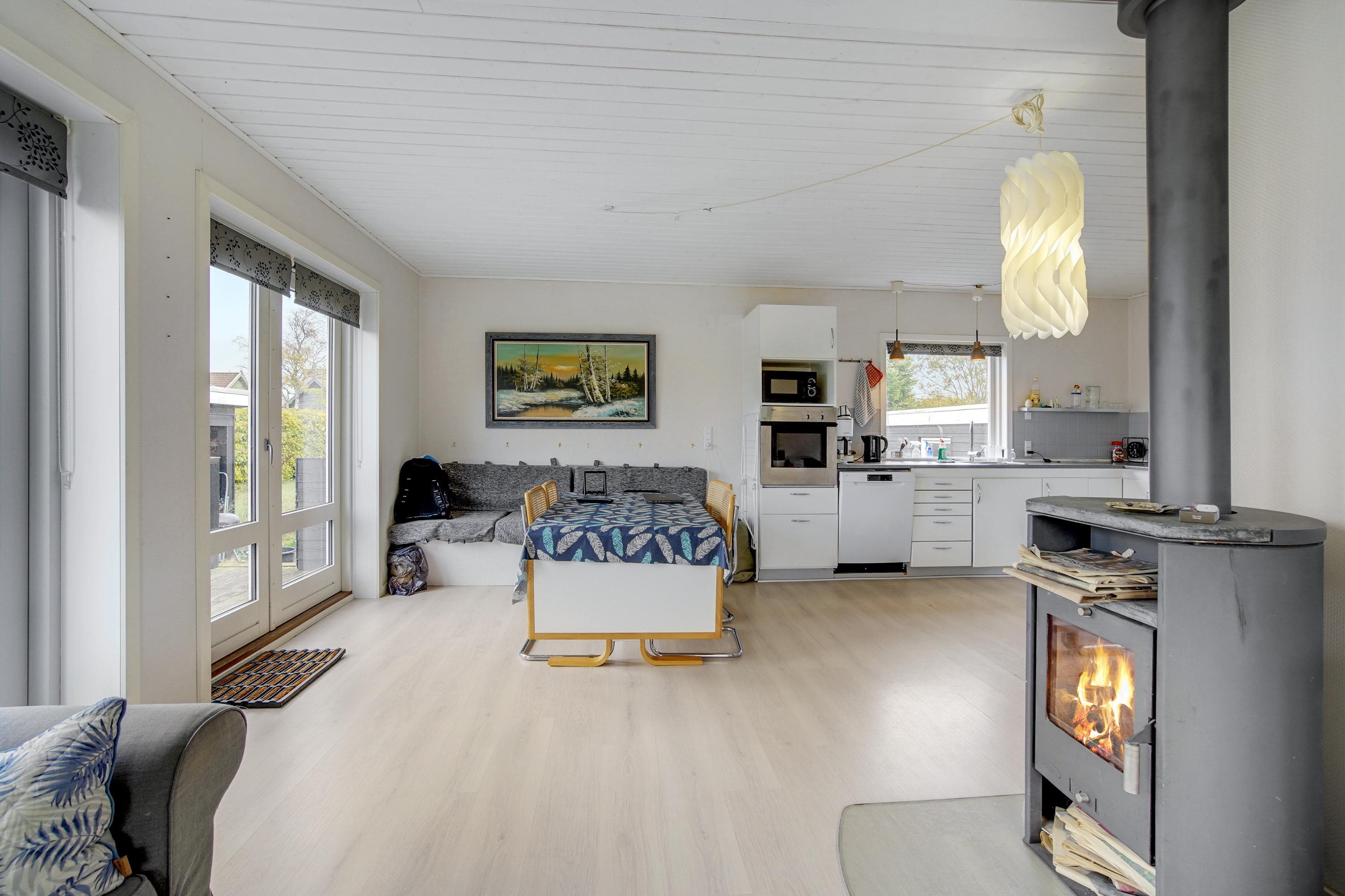 Fremhævet stue billede i fuldskærmstilstand. Billede af Dybdalsvej 6, 6800 Varde