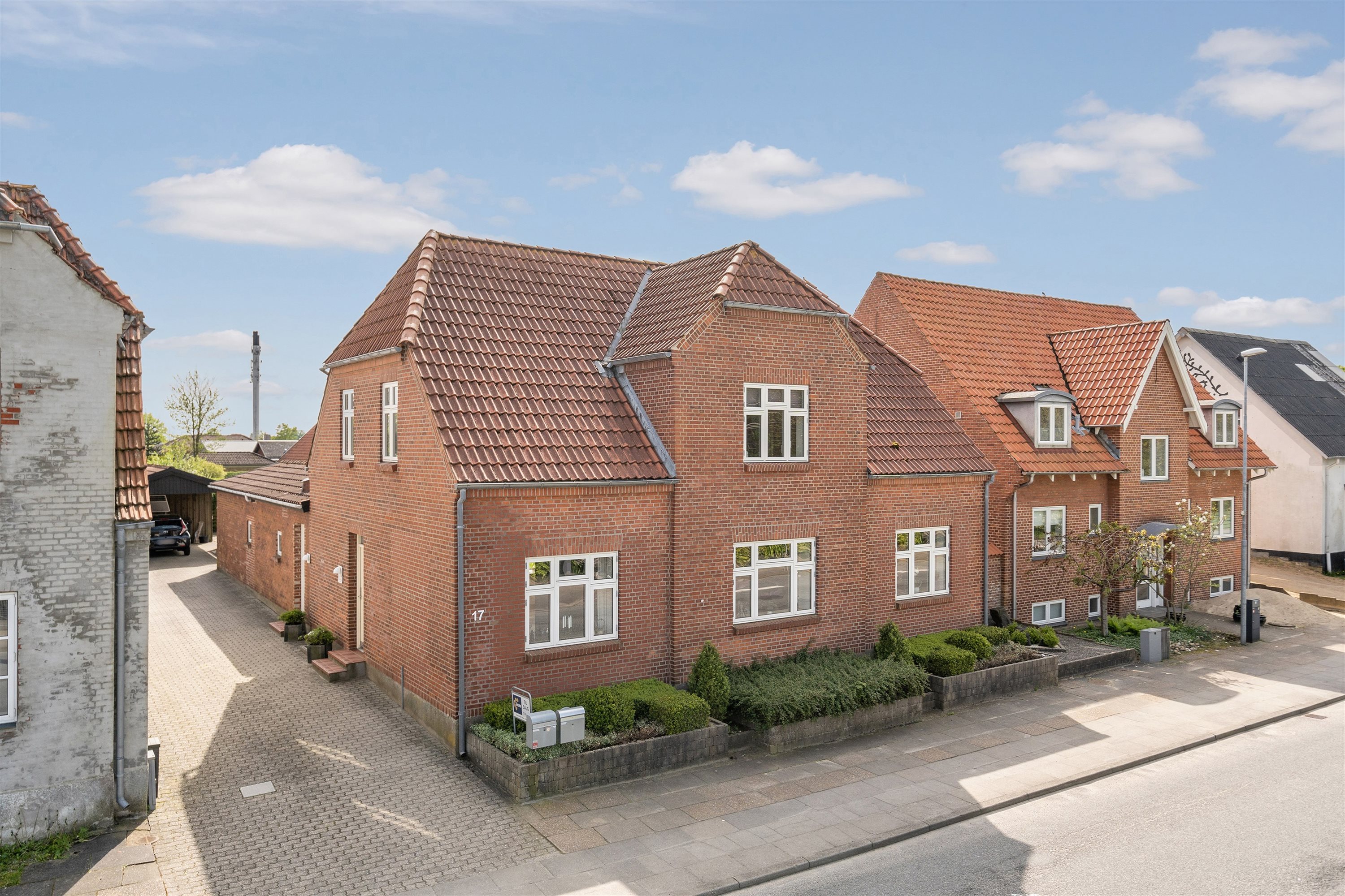 Fremhævet ejendommen billede i fuldskærmstilstand. Billede af Tjæreborg Stationsvej 17, 6731 Tjæreborg