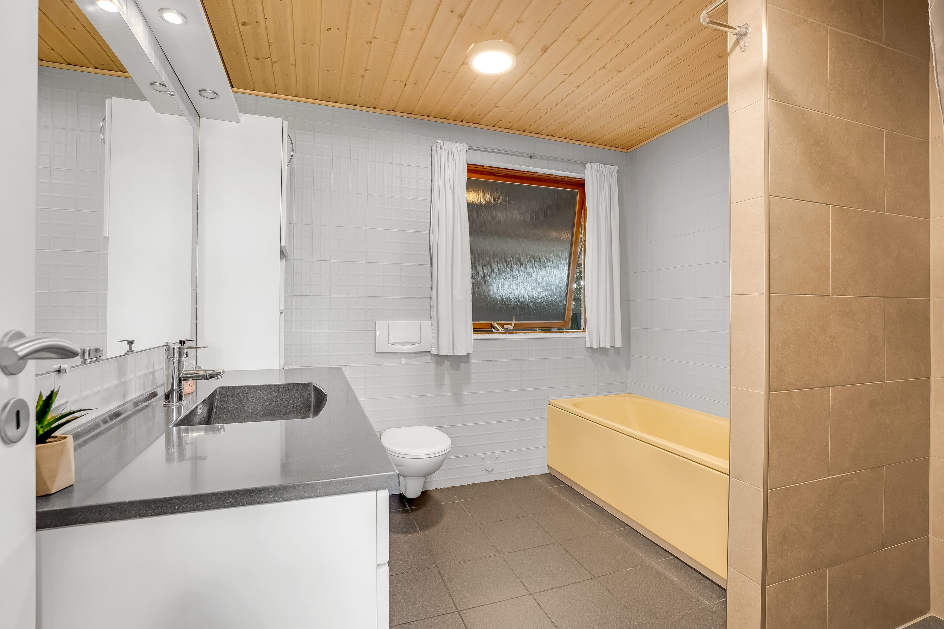 Fremhævet badeværelse billede i fuldskærmstilstand. Billede af Møllevej 58, 4990 Sakskøbing