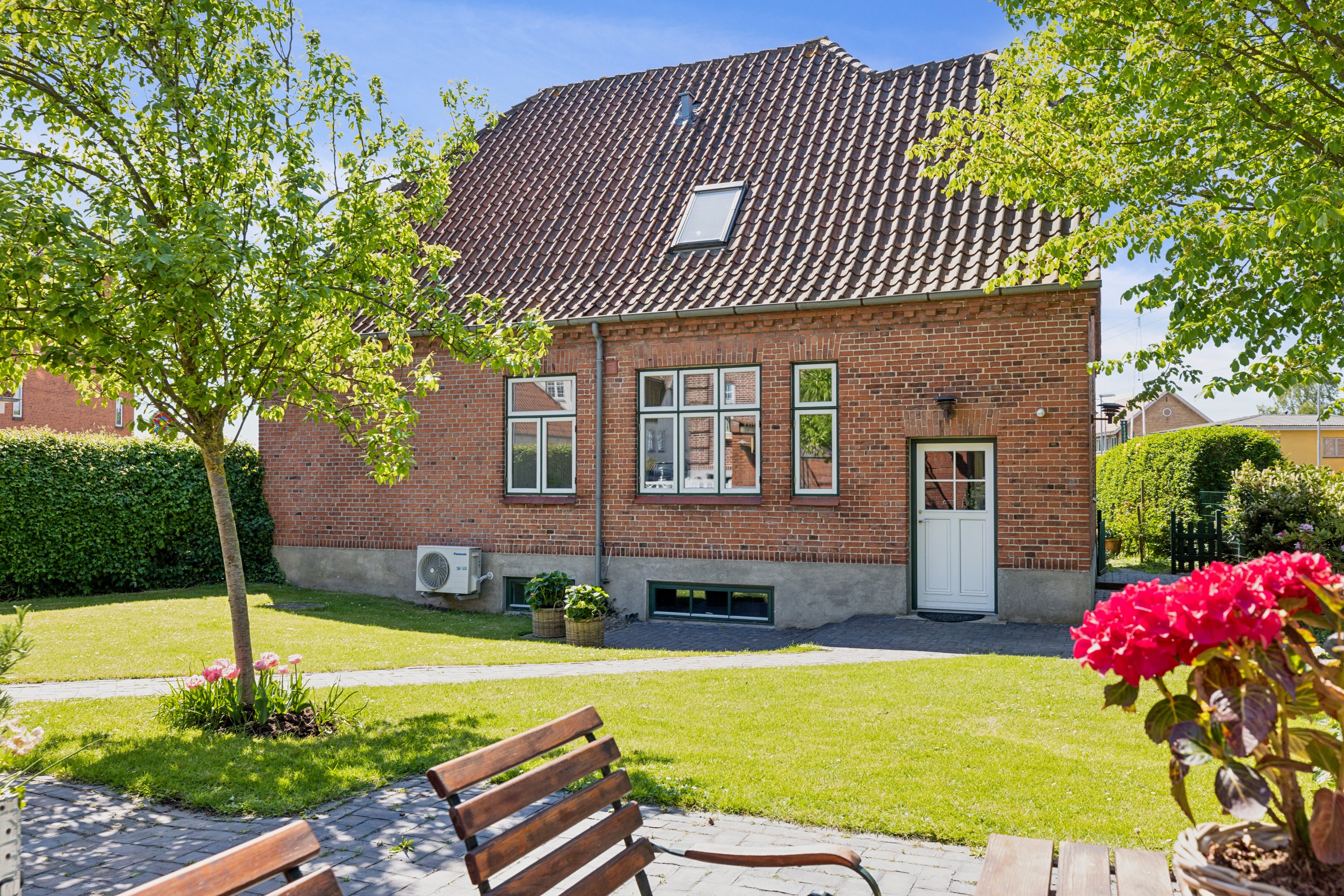 Fremhævet ejendom 1 billede i fuldskærmstilstand. Billede af Toldbodgade 1, 6300 Gråsten