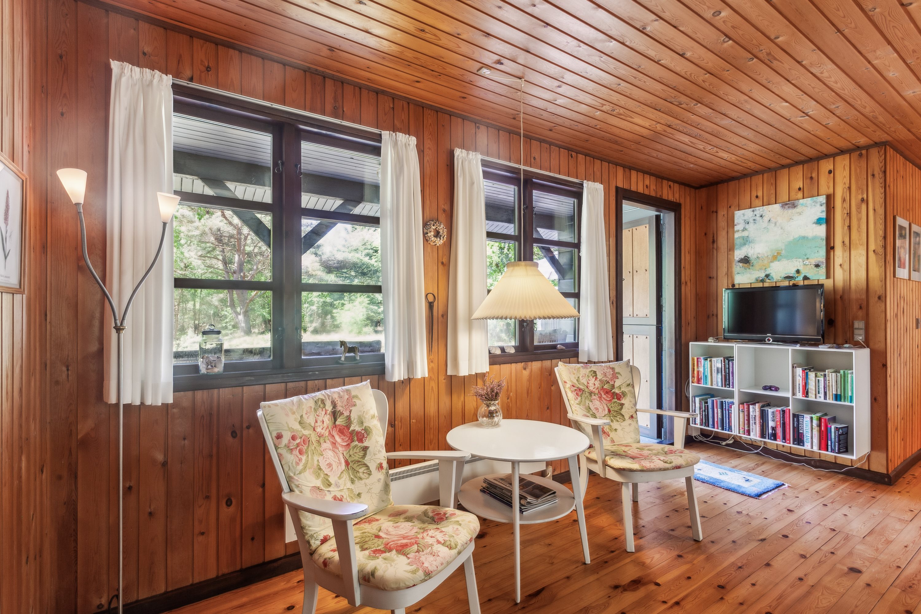 Fremhævet stue billede i fuldskærmstilstand. Billede af Lyngholmvej 1, Østerby, 9940 Læsø