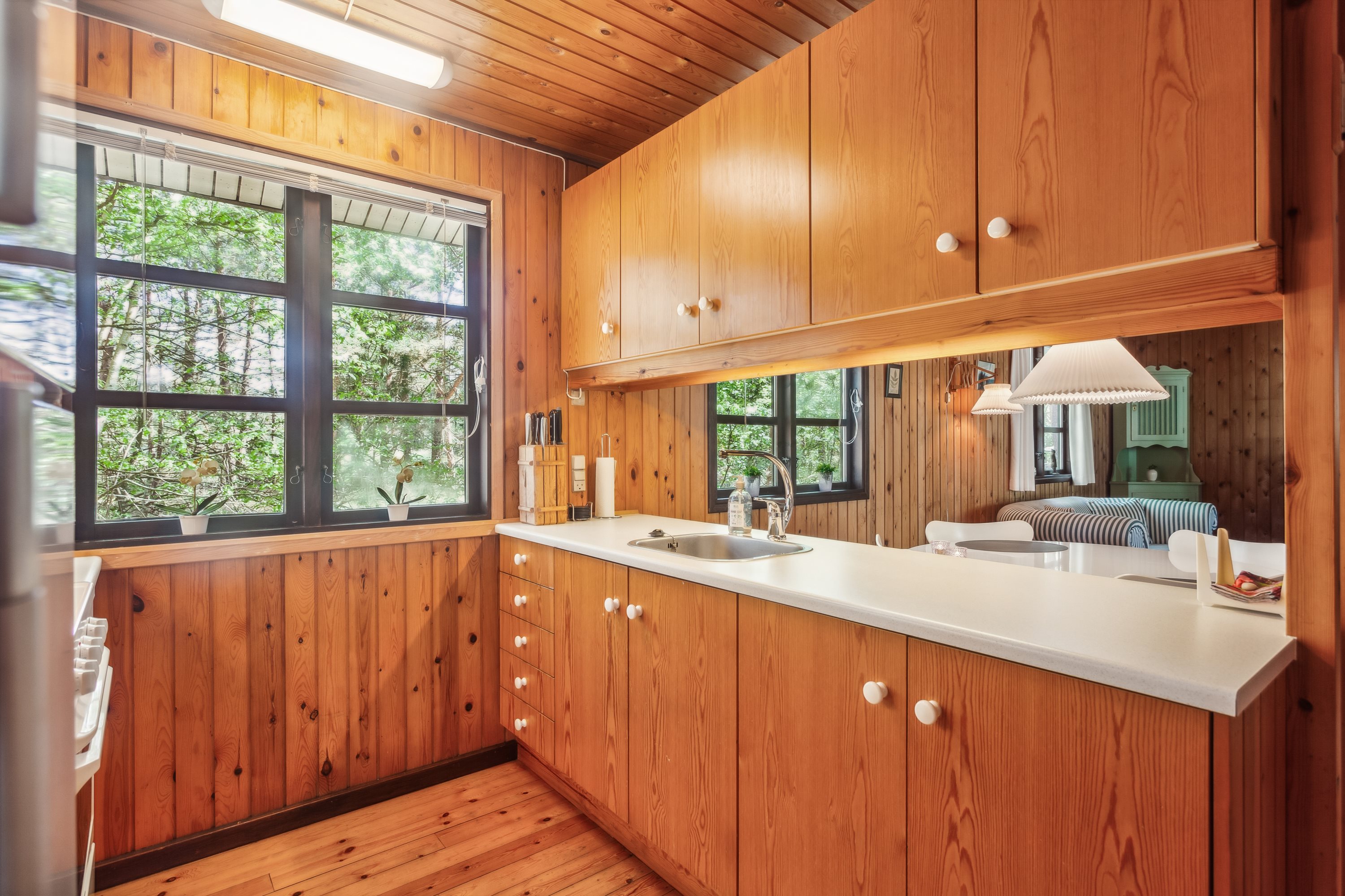 Fremhævet køkken billede i fuldskærmstilstand. Billede af Lyngholmvej 1, Østerby, 9940 Læsø