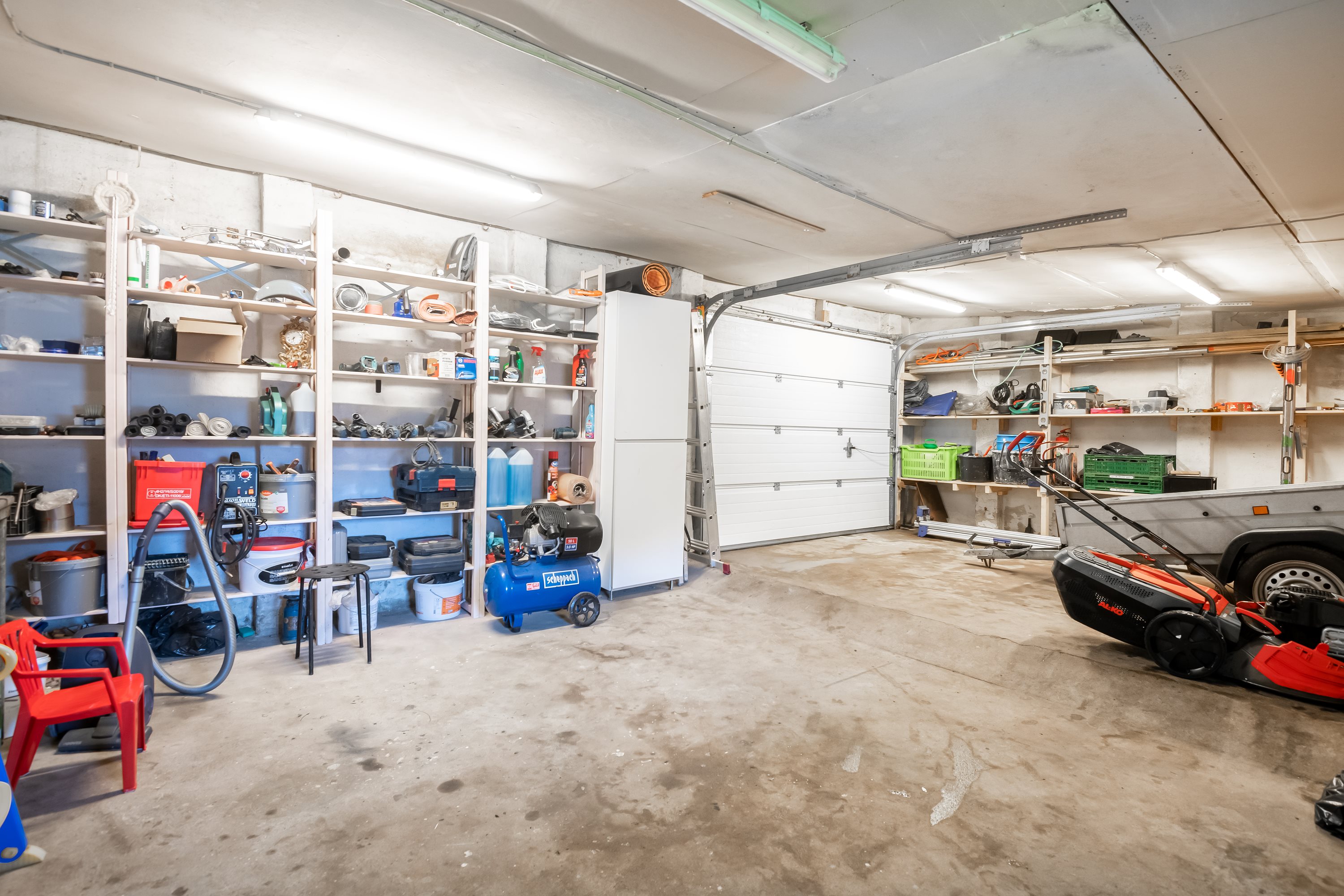 Fremhævet garage billede i fuldskærmstilstand. Billede af Hjørringvej 446, 9750 Østervrå