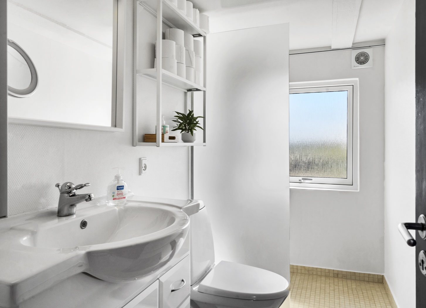 Fremhævet  billede i fuldskærmstilstand. Billede af Havvej 40, Haurvig, 6960 Hvide Sande