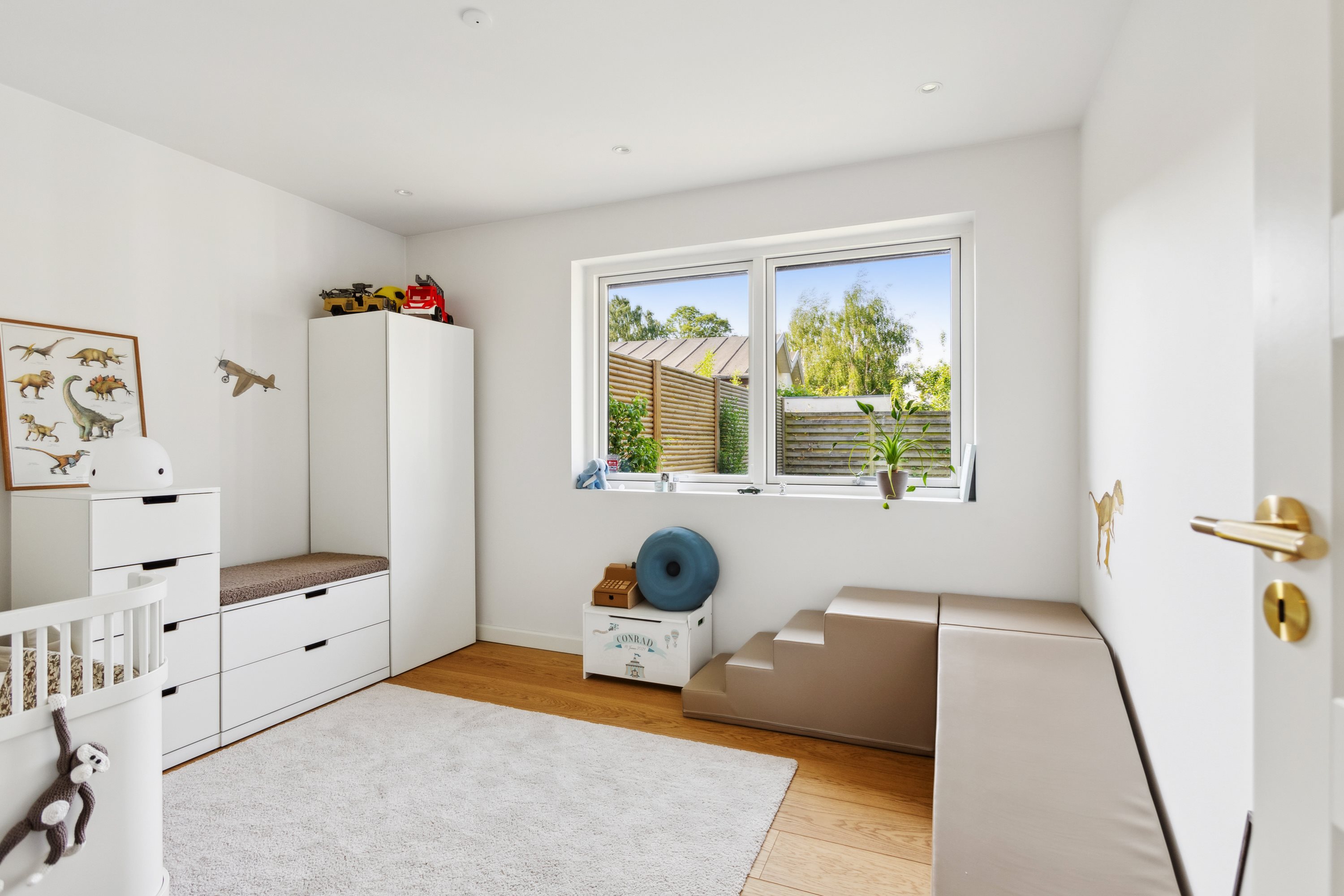 Fremhævet værelse billede i fuldskærmstilstand. Billede af Åvænget 3, 2970 Hørsholm