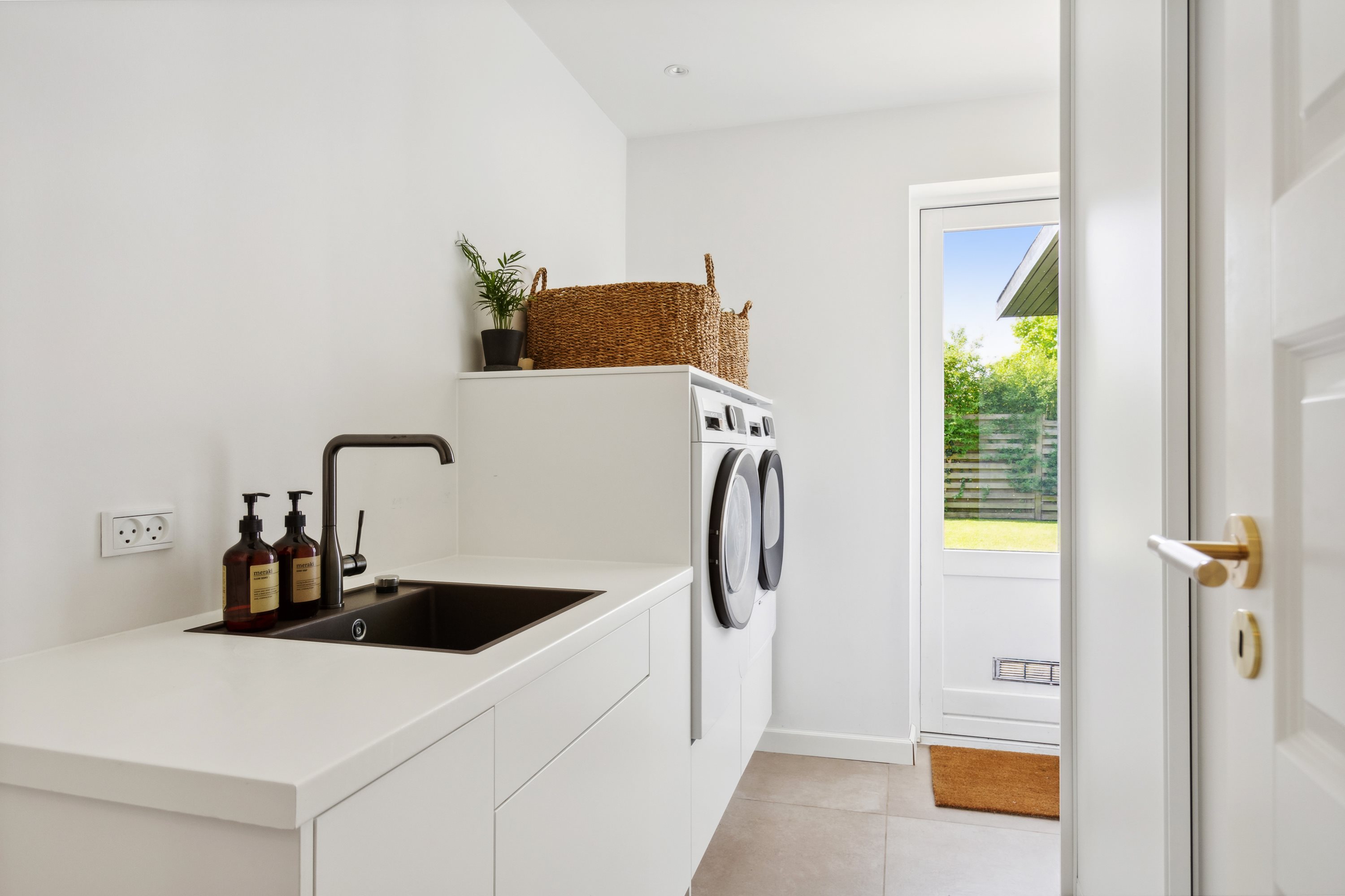 Fremhævet bryggers billede i fuldskærmstilstand. Billede af Åvænget 3, 2970 Hørsholm