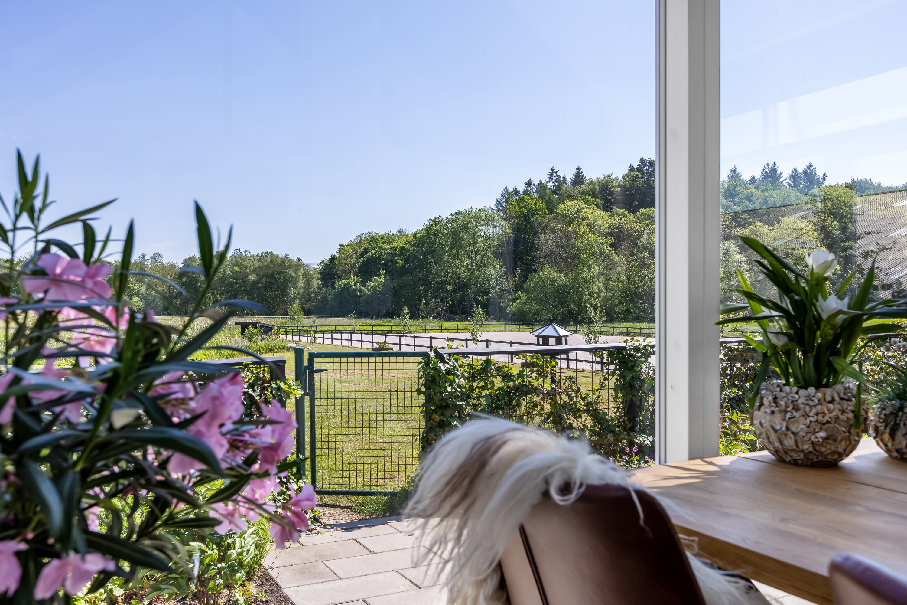 Fremhævet udestue billede i fuldskærmstilstand. Billede af Nebsmøllevej 70, Høed, 4100 Ringsted