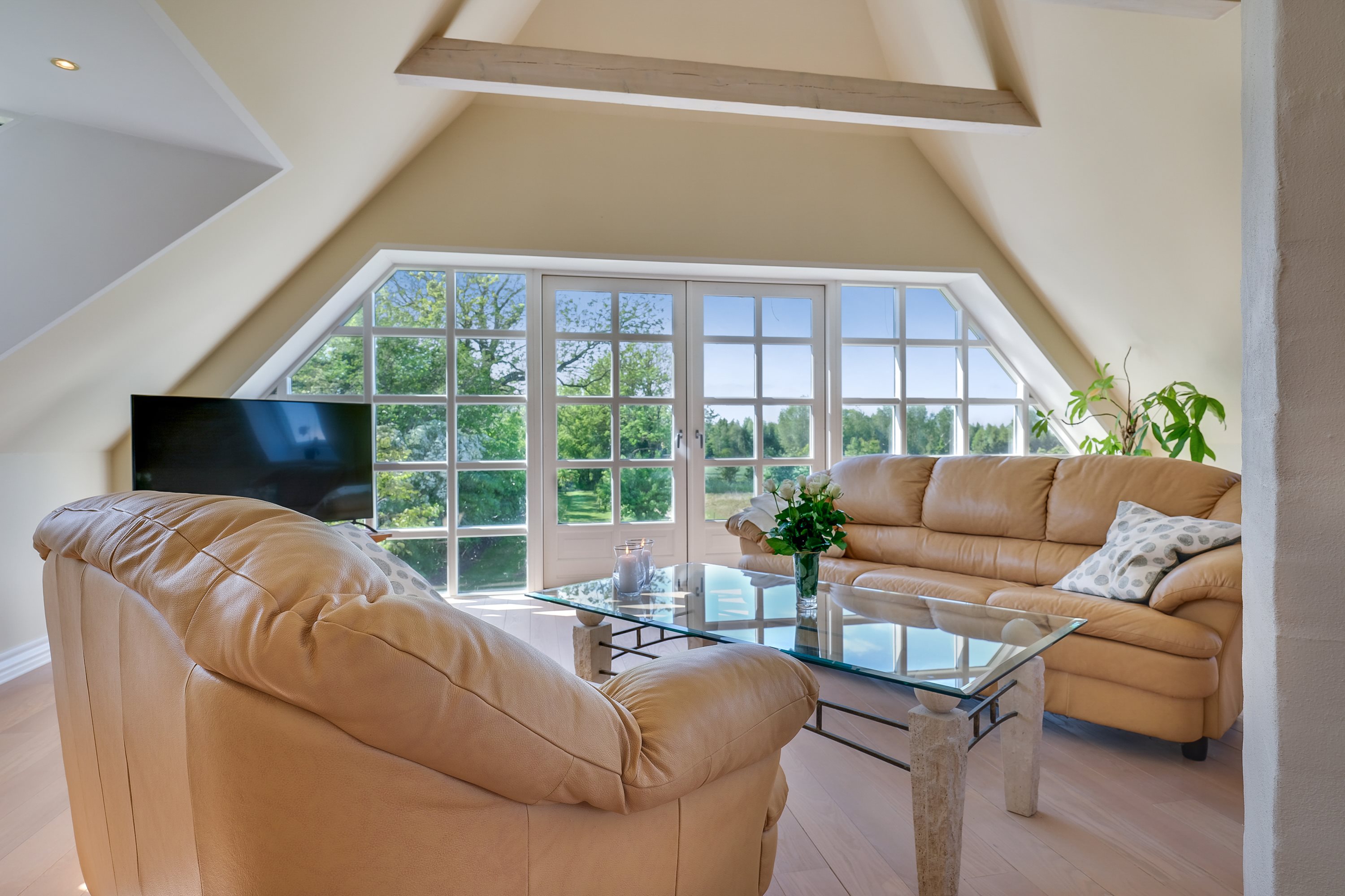 Fremhævet stue billede i fuldskærmstilstand. Billede af Hessum Bygade 54, 5450 Otterup