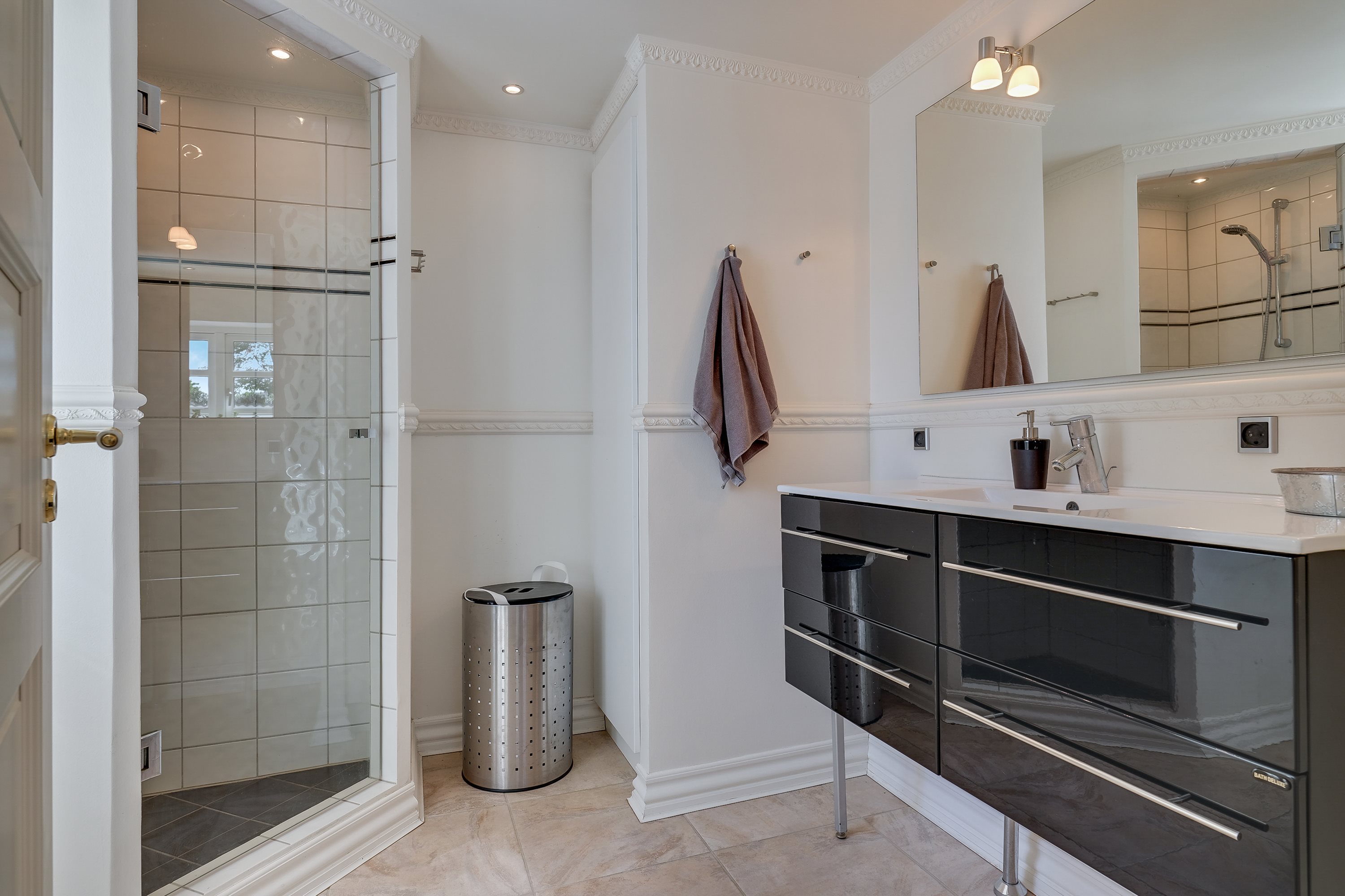 Fremhævet badeværelse billede i fuldskærmstilstand. Billede af Hessum Bygade 54, 5450 Otterup