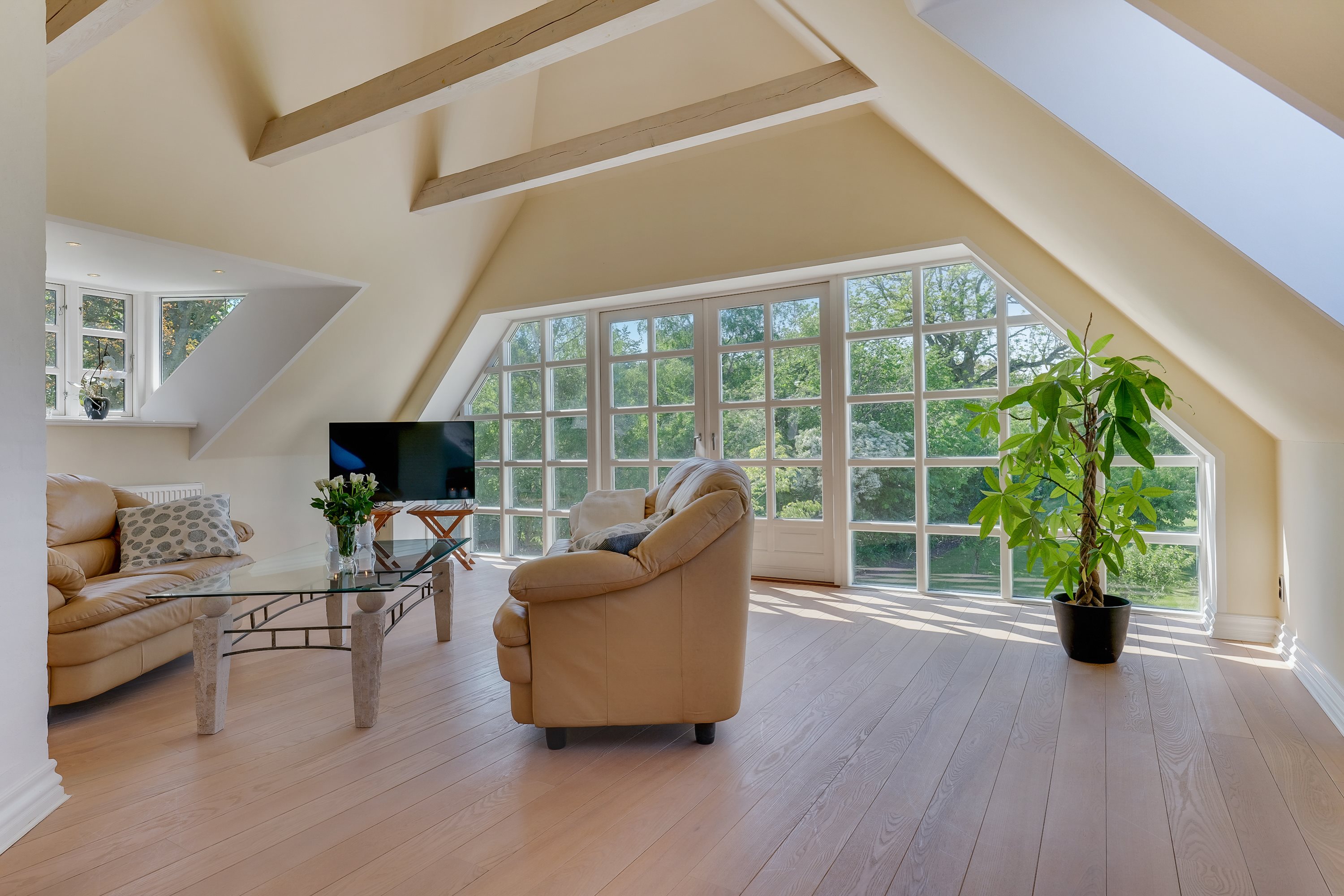 Fremhævet stue billede i fuldskærmstilstand. Billede af Hessum Bygade 54, 5450 Otterup