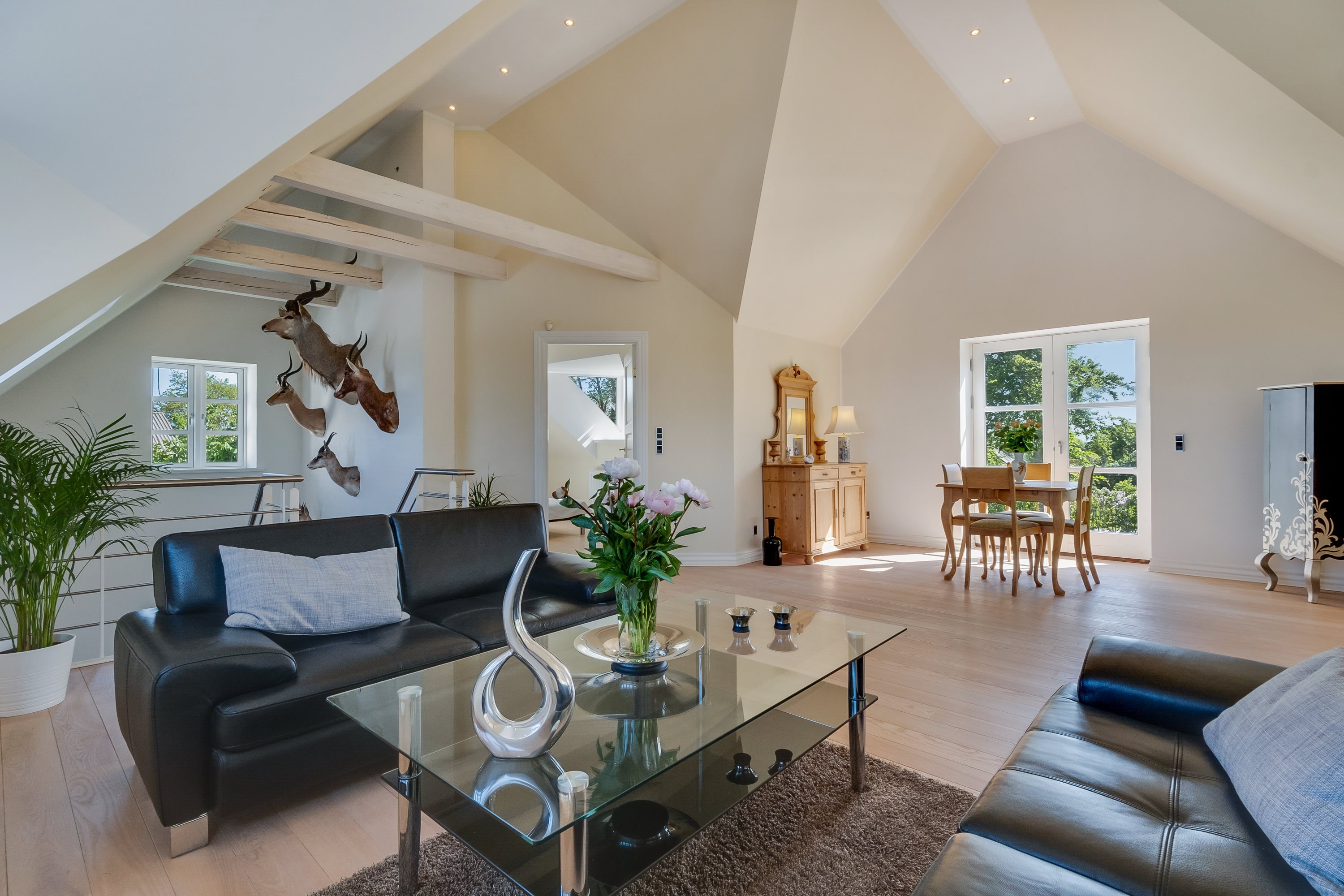 Fremhævet stue billede i fuldskærmstilstand. Billede af Hessum Bygade 54, 5450 Otterup