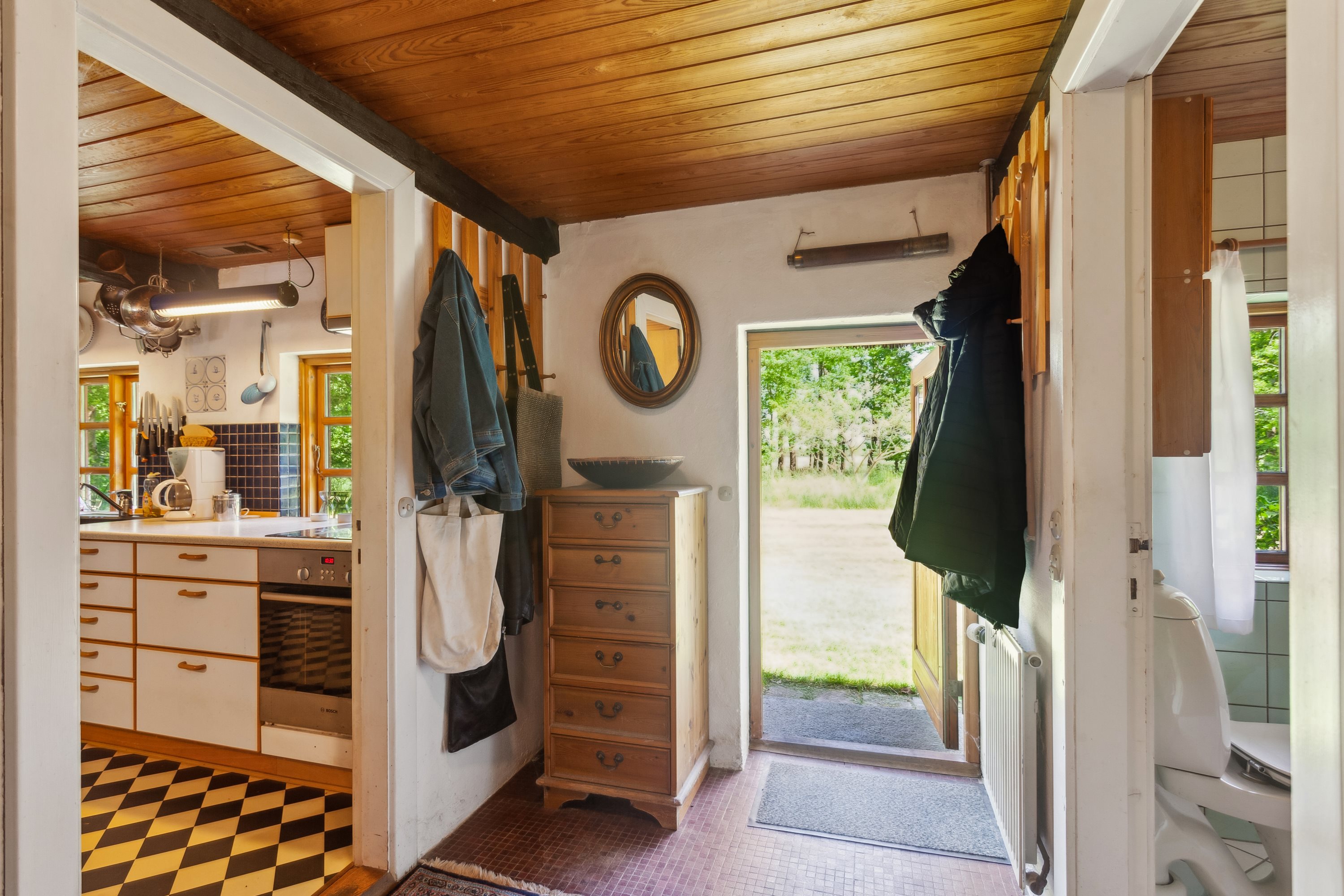 Fremhævet entré billede i fuldskærmstilstand. Billede af Søndre Kirkevej 3A, Vesterø, 9940 Læsø