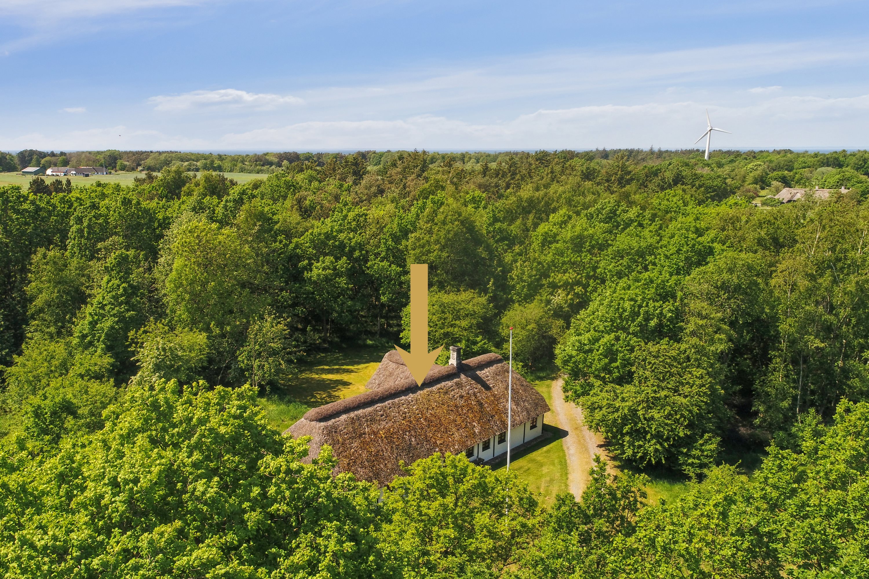 Fremhævet luftfoto billede i fuldskærmstilstand. Billede af Søndre Kirkevej 3A, Vesterø, 9940 Læsø