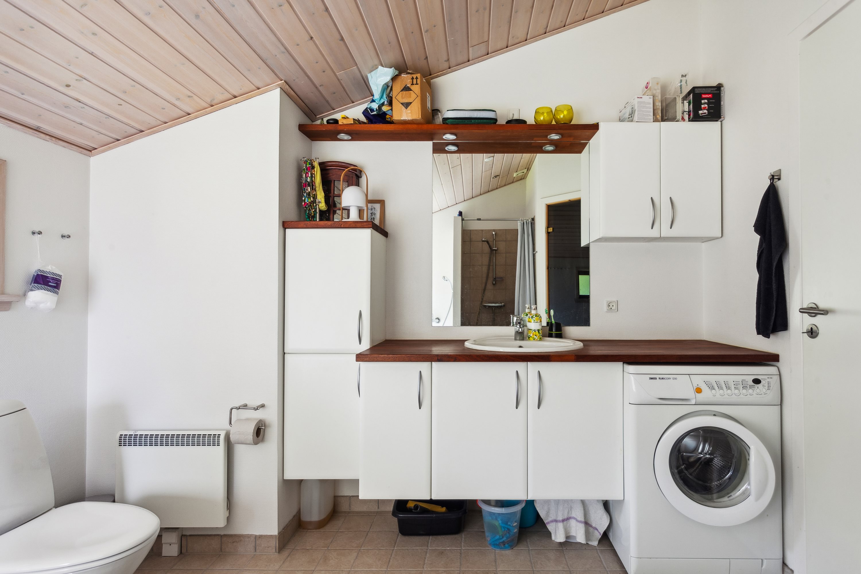 Fremhævet badeværelse billede i fuldskærmstilstand. Billede af Høgevej 1, Østerby, 9940 Læsø