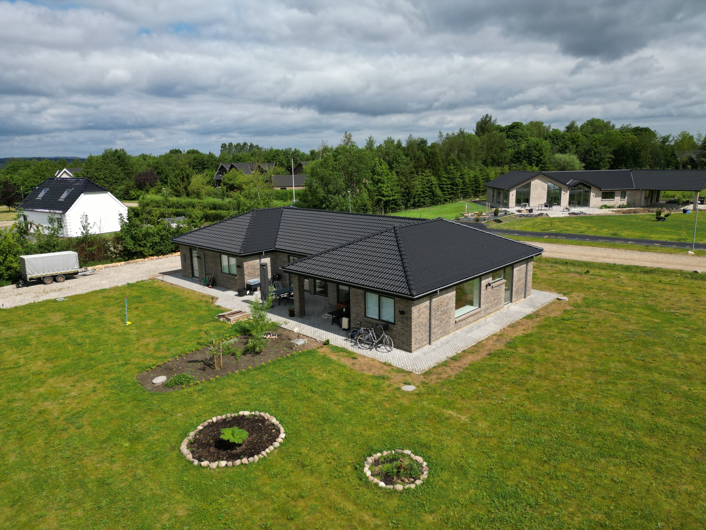 Fremhævet set fra haven billede i fuldskærmstilstand. Billede af Yding Toft 8A, Yding, 8752 Østbirk