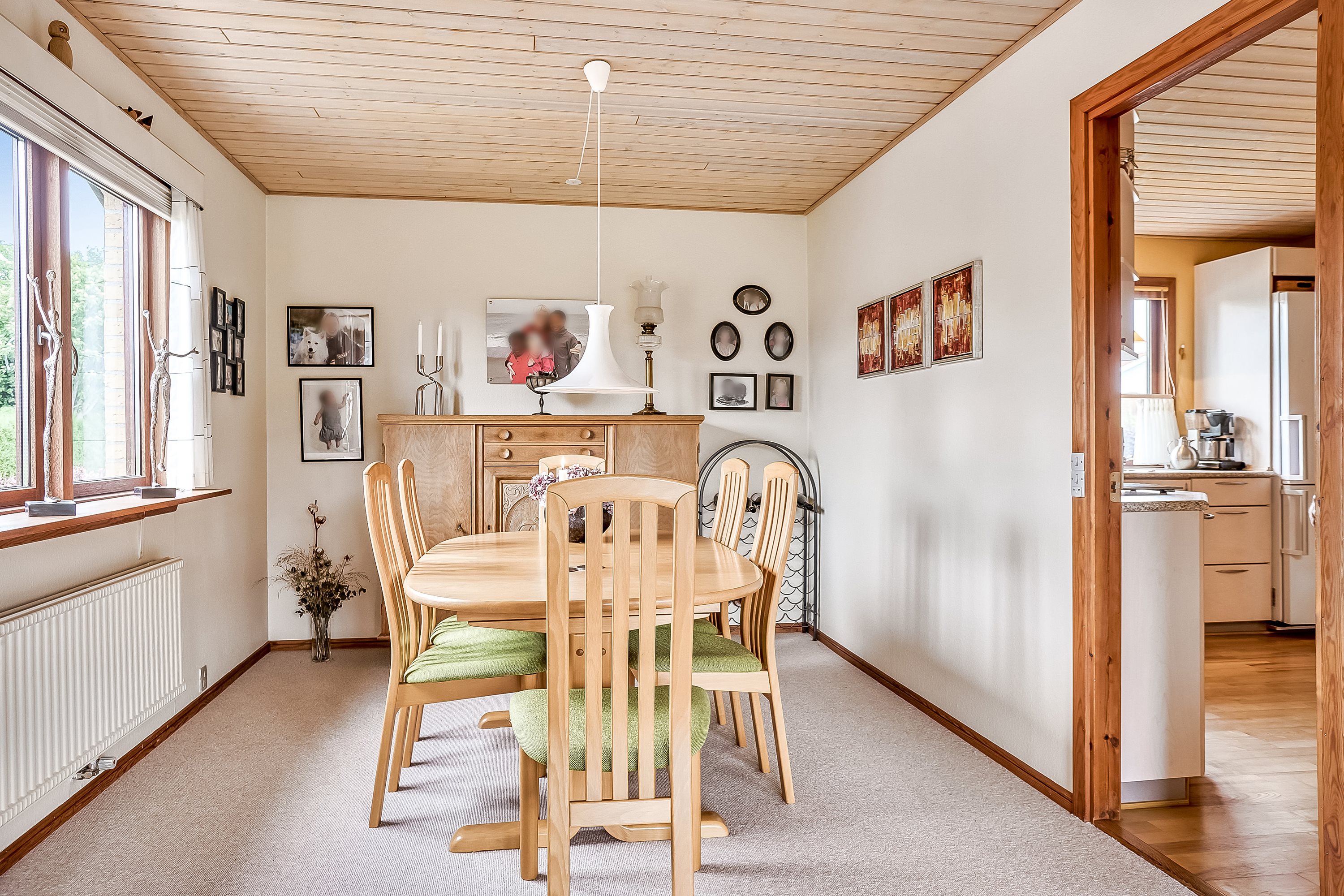 Fremhævet stue billede i fuldskærmstilstand. Billede af Fjordvænget 48, 8832 Skals