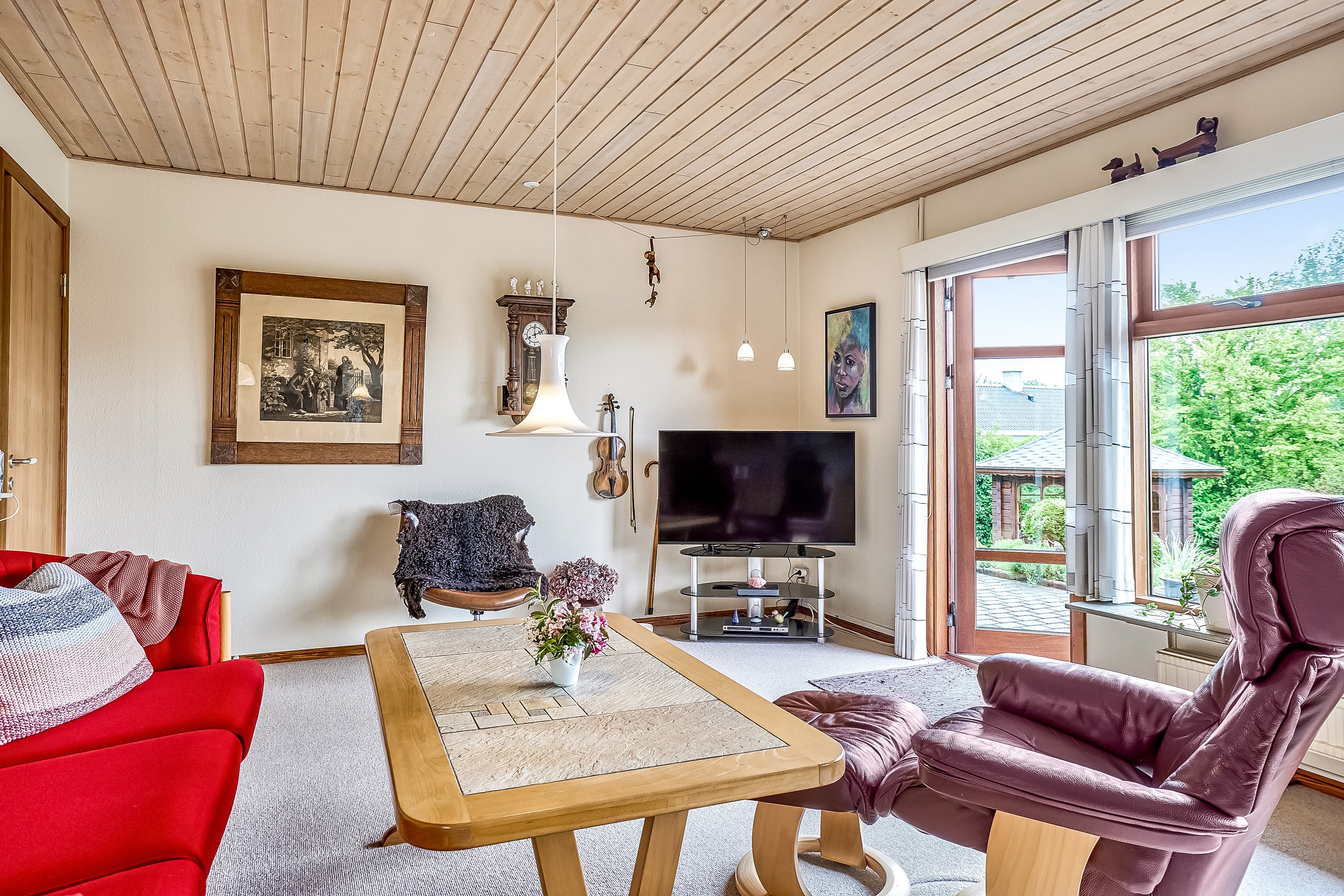 Fremhævet stue billede i fuldskærmstilstand. Billede af Fjordvænget 48, 8832 Skals