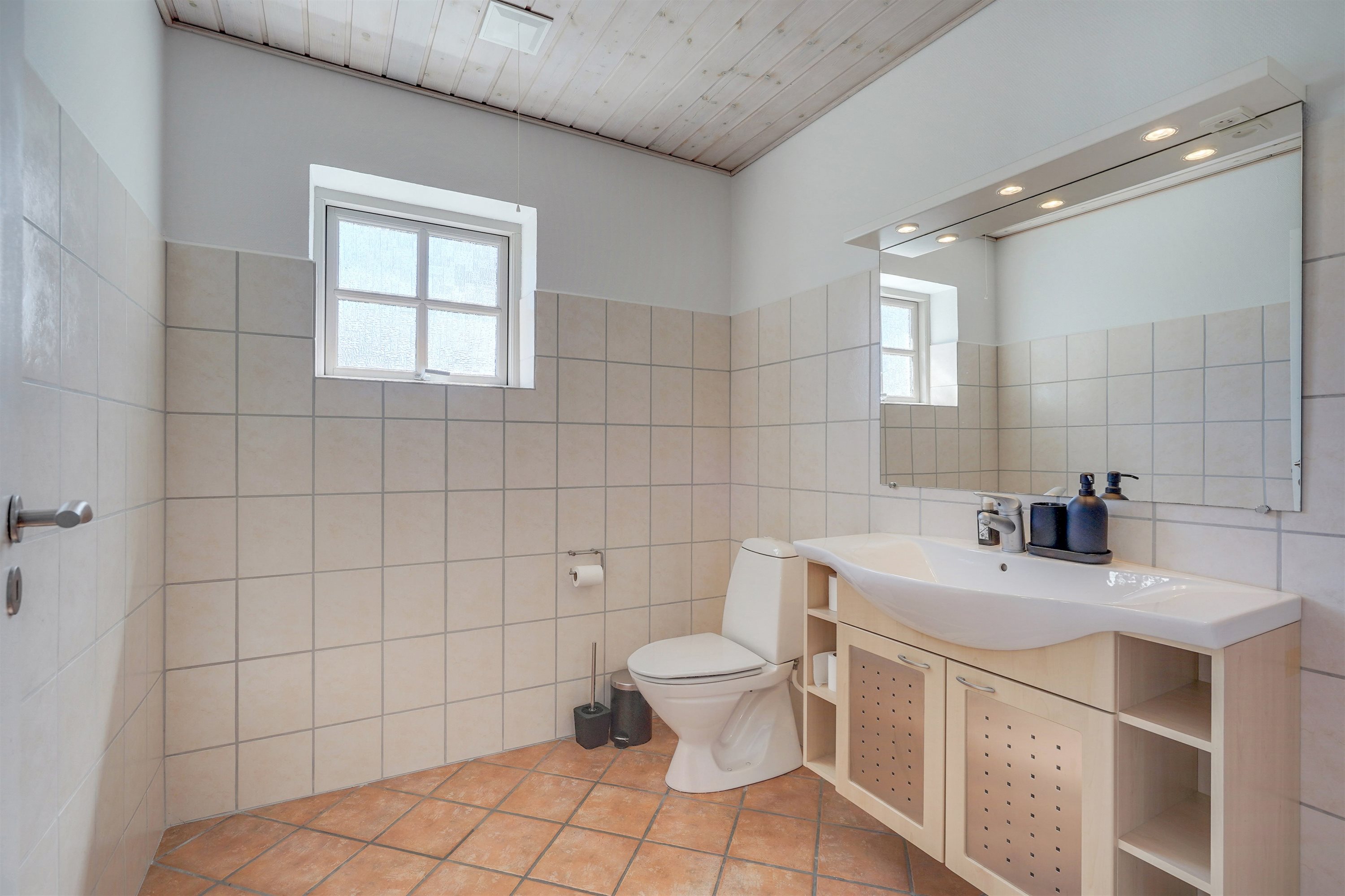 Fremhævet badeværelse billede i fuldskærmstilstand. Billede af Hoptrup Hovedgade 31, 6100 Haderslev