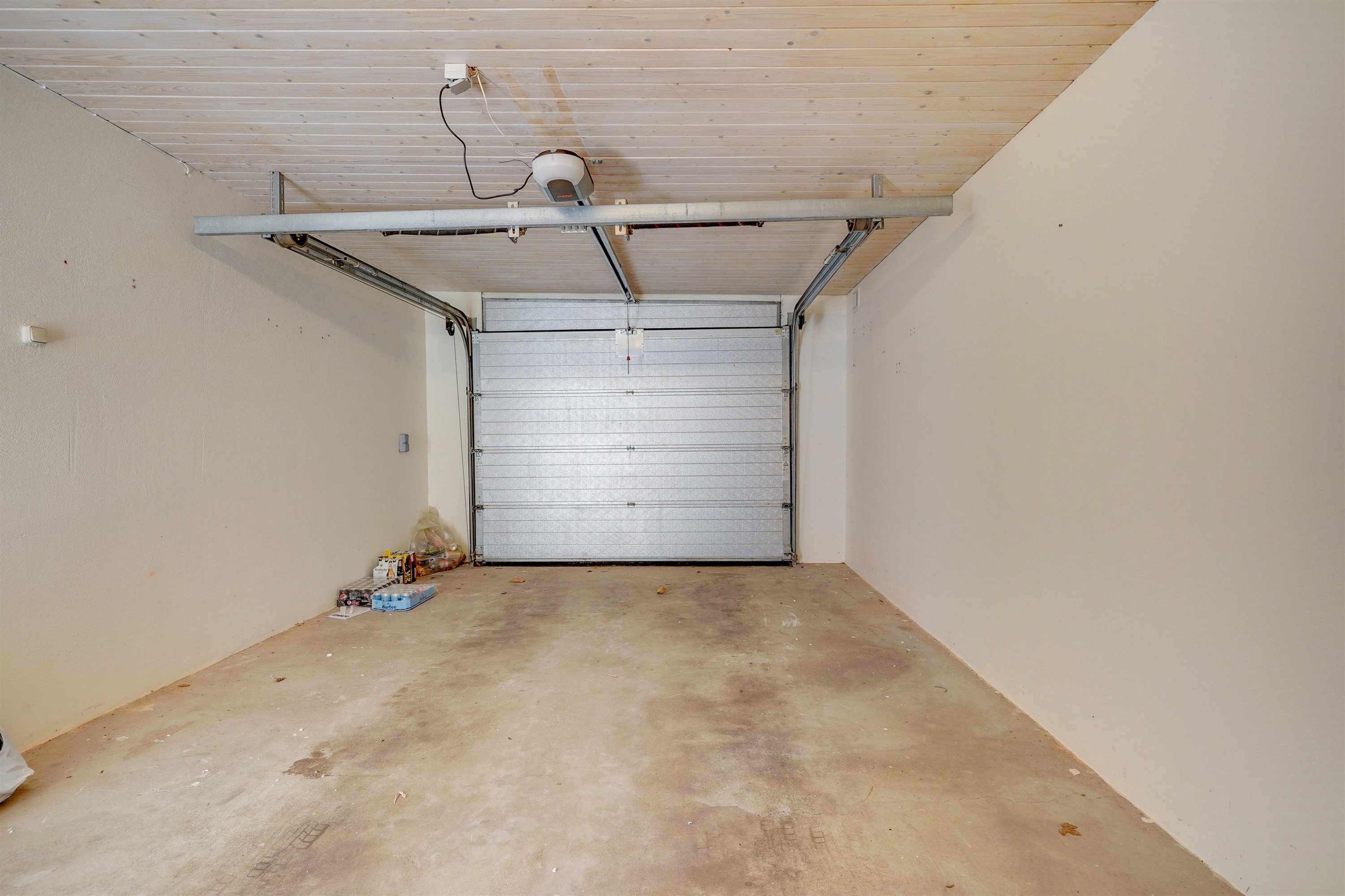 Fremhævet garage billede i fuldskærmstilstand. Billede af Hoptrup Hovedgade 31, 6100 Haderslev