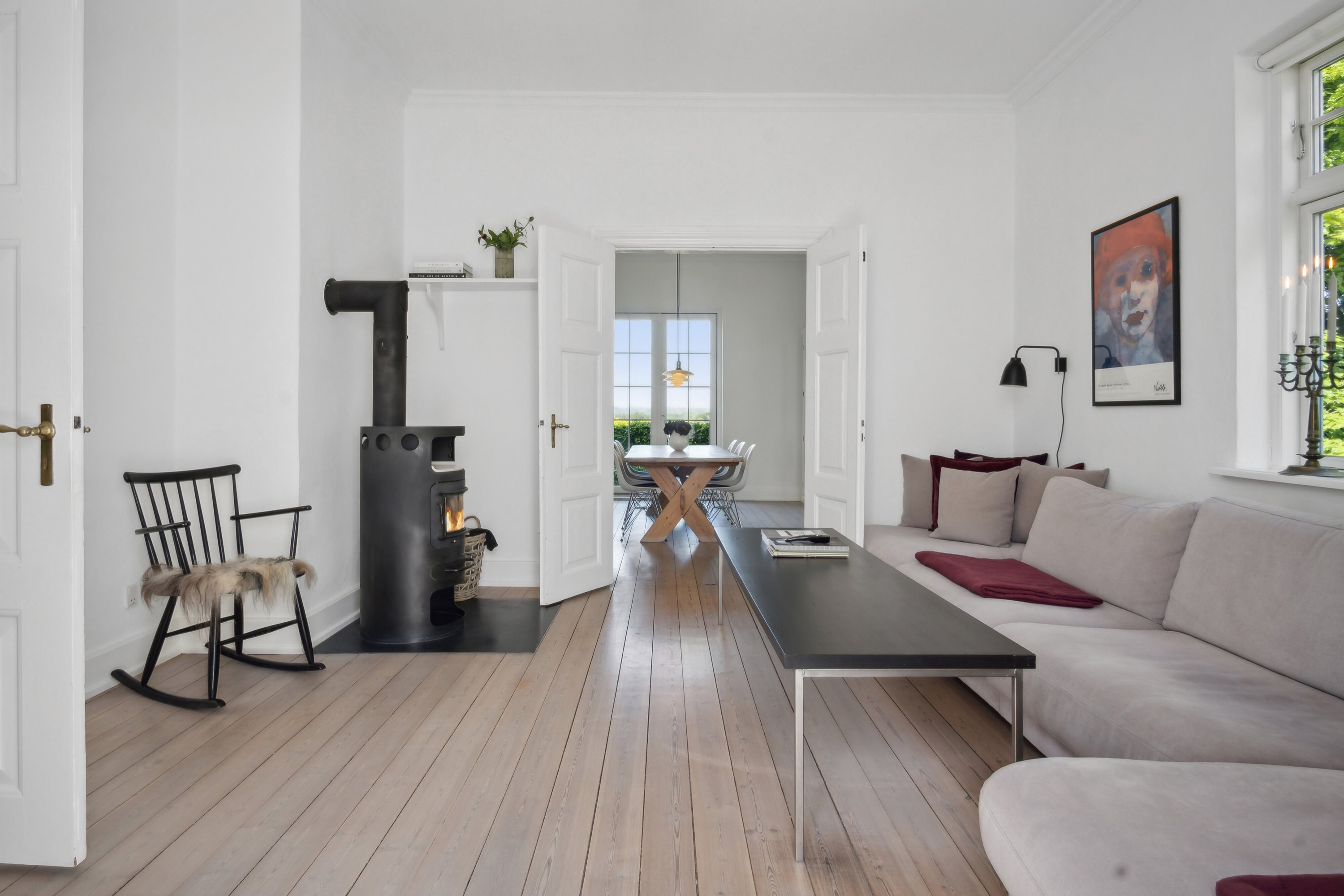 Fremhævet stue billede i fuldskærmstilstand. Billede af Tåningvej 7, Tåning, 8660 Skanderborg