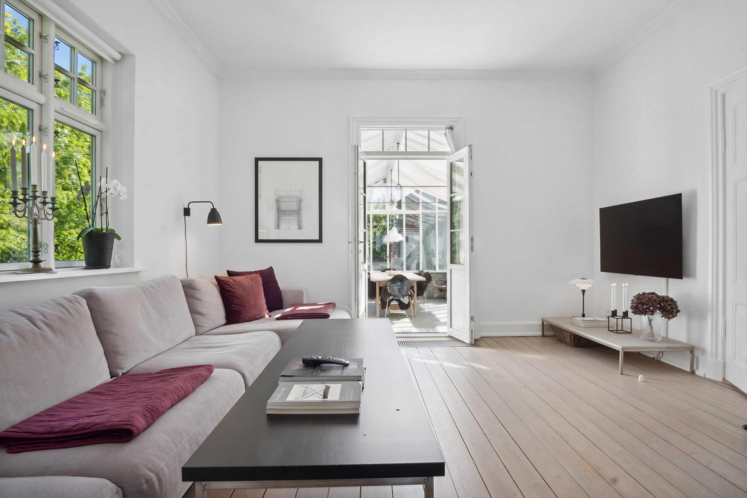 Fremhævet stue billede i fuldskærmstilstand. Billede af Tåningvej 7, Tåning, 8660 Skanderborg