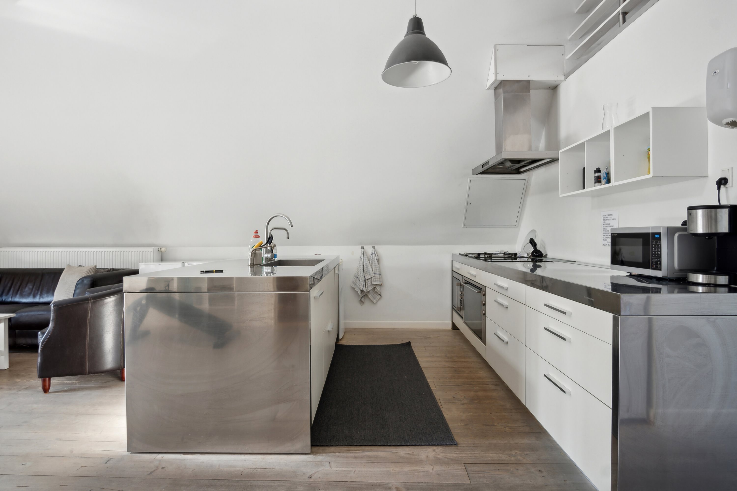 Fremhævet køkken (mejeriet) billede i fuldskærmstilstand. Billede af Tåningvej 7, Tåning, 8660 Skanderborg