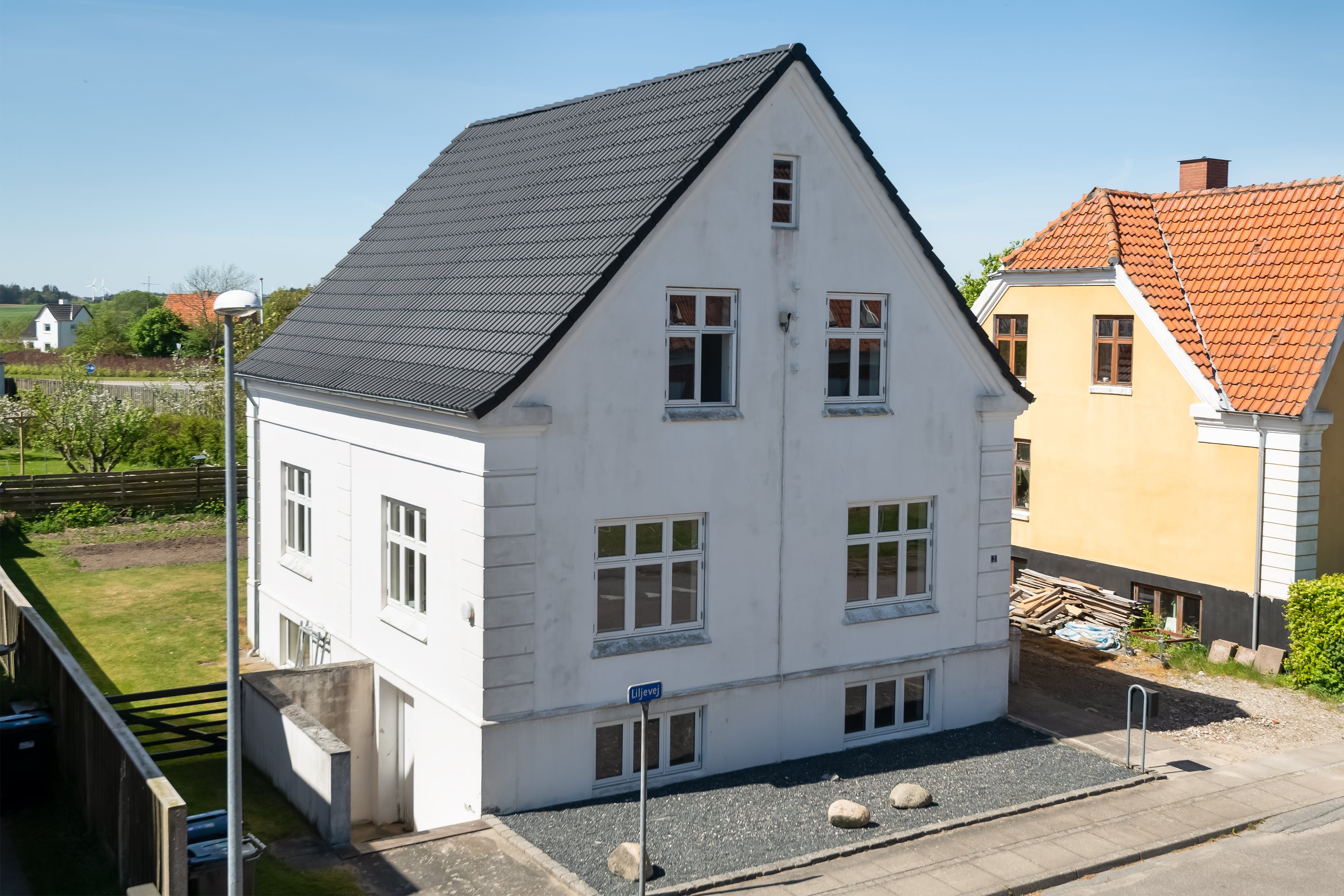 Miniaturebillede 1: . Billede af Liljevej 7, 9750 Østervrå