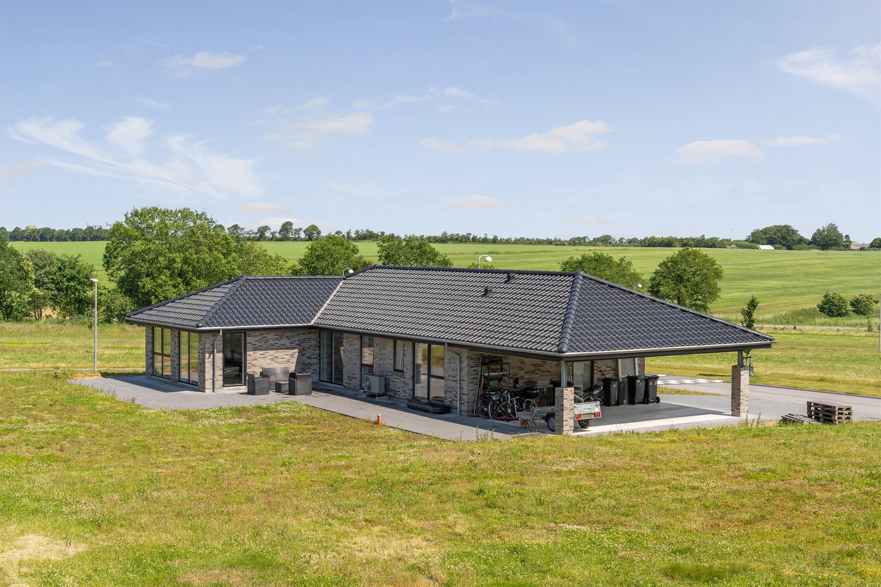 Fremhævet ejendommen billede i fuldskærmstilstand. Billede af Skovvangen 17, Grimstrup, 6818 Årre