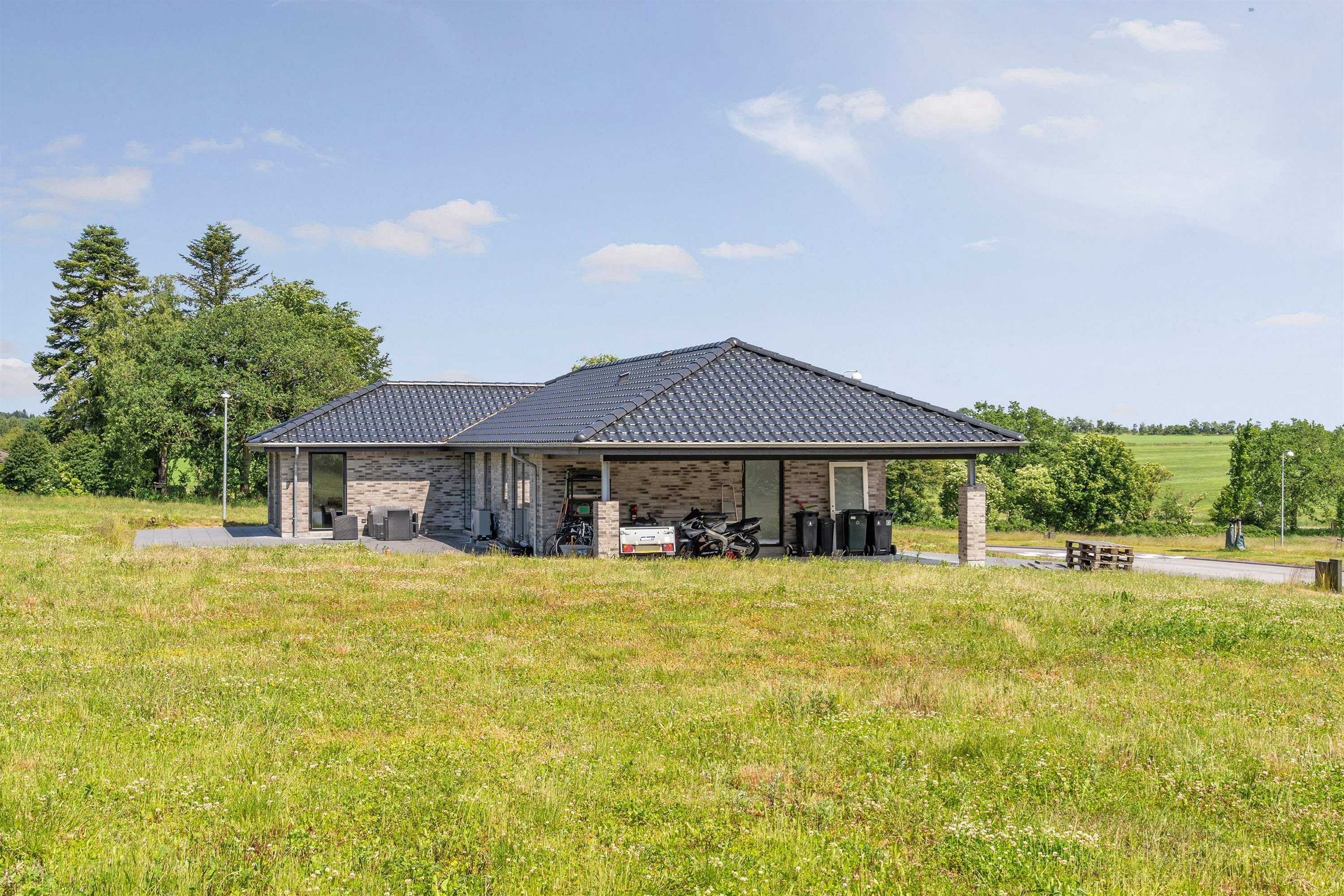 Fremhævet ejendommen billede i fuldskærmstilstand. Billede af Skovvangen 17, Grimstrup, 6818 Årre