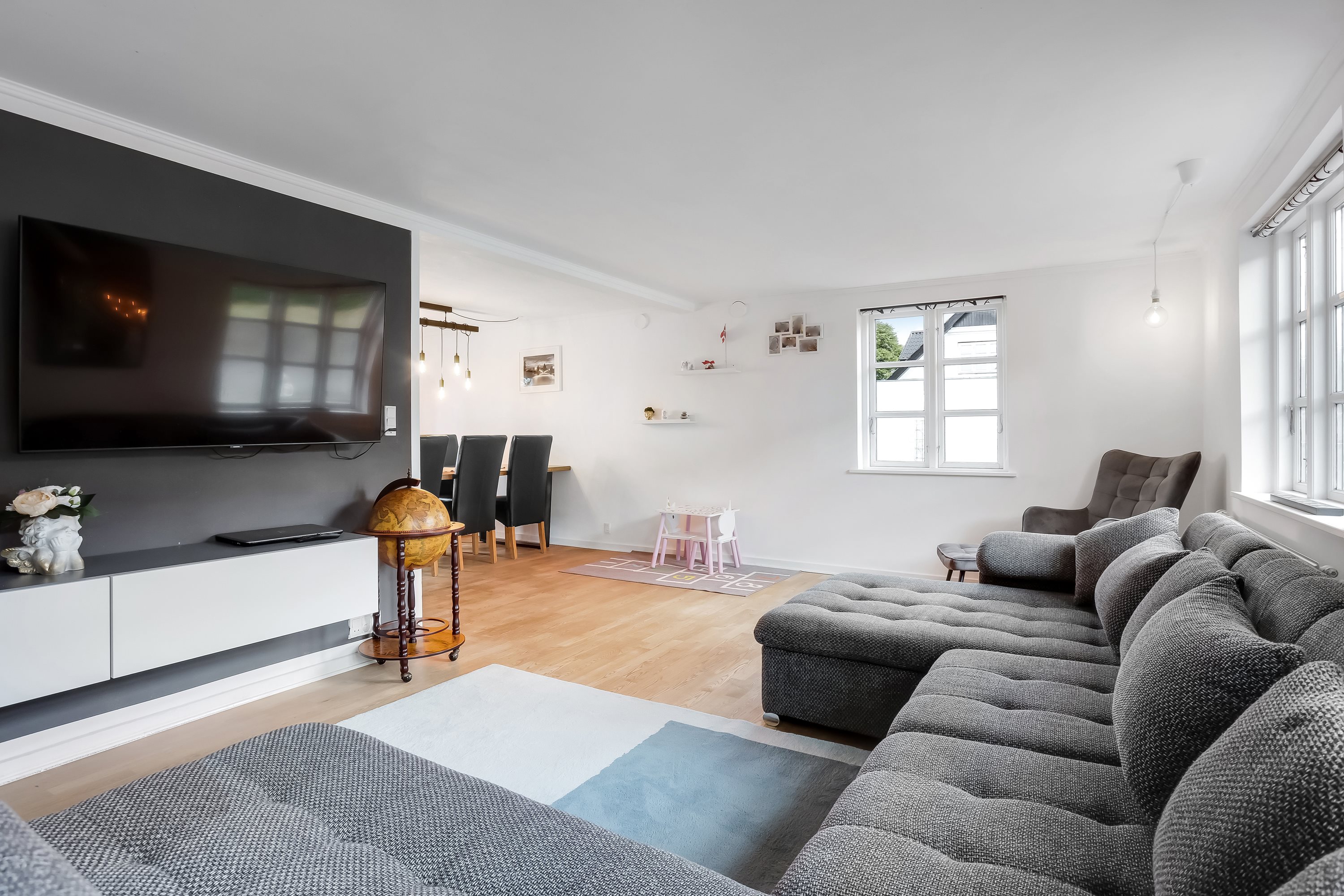 Fremhævet stue billede i fuldskærmstilstand. Billede af Bækkegårdsvej 9, Sparkær, 8800 Viborg