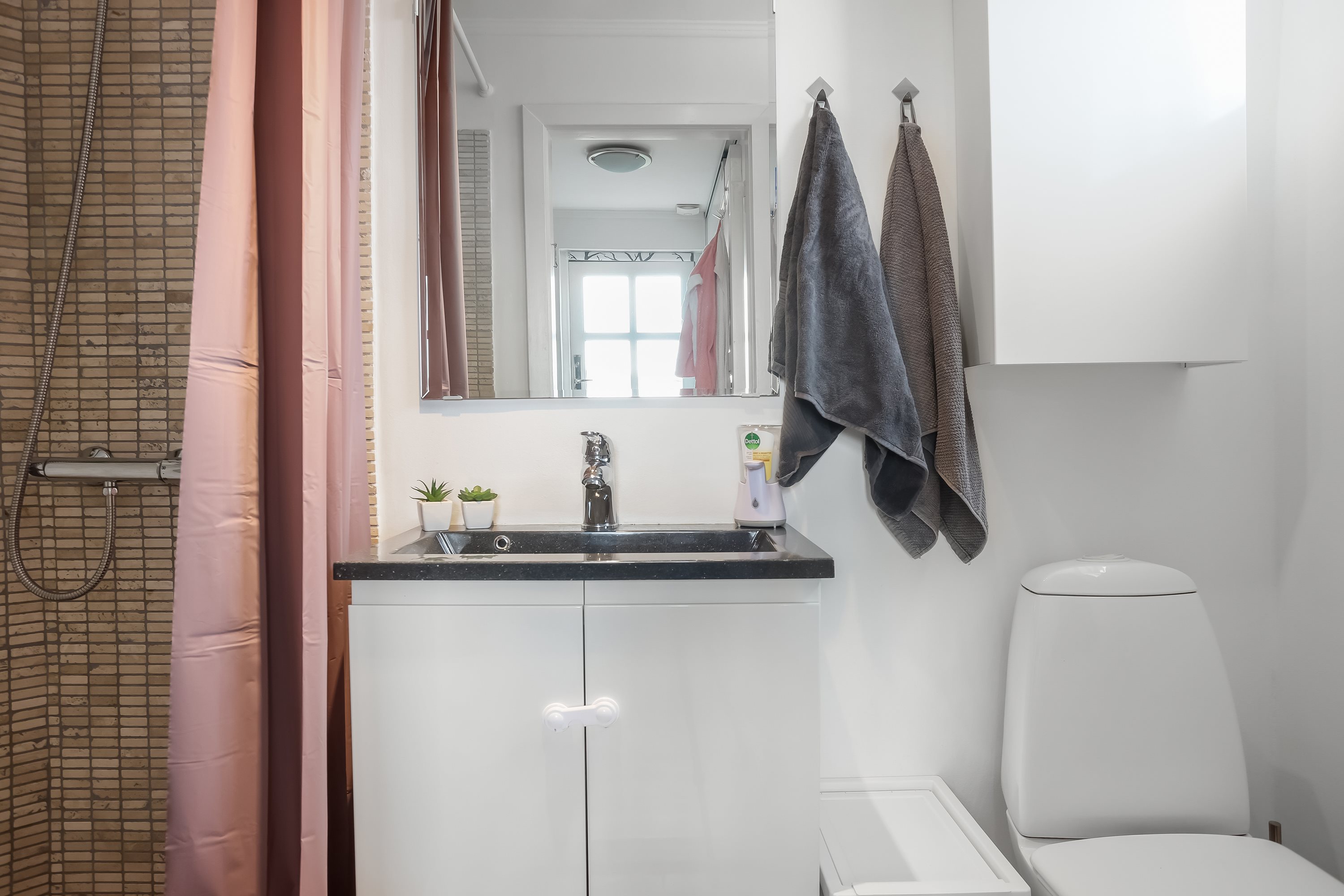 Fremhævet badeværelse billede i fuldskærmstilstand. Billede af Bækkegårdsvej 9, Sparkær, 8800 Viborg