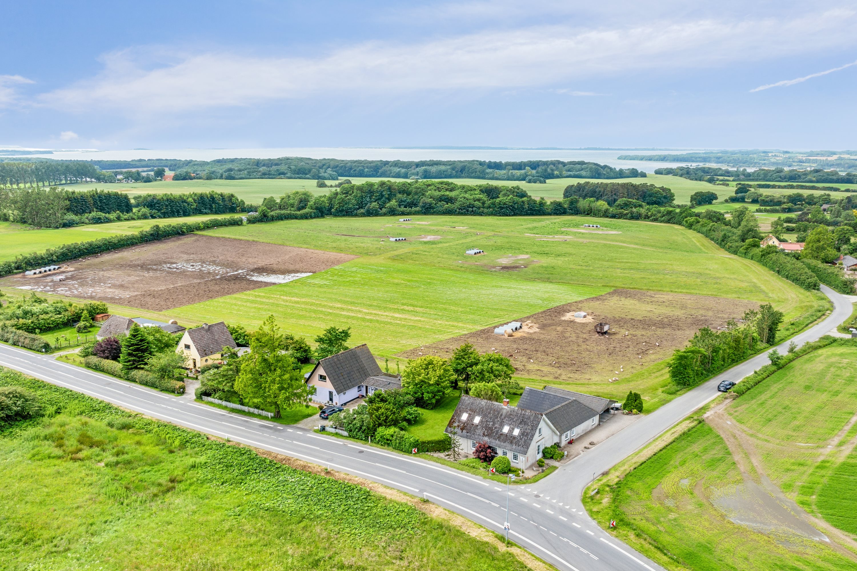 Fremhævet luftfoto billede i fuldskærmstilstand. Billede af Hovgyden 1, Jordløse, 5683 Haarby