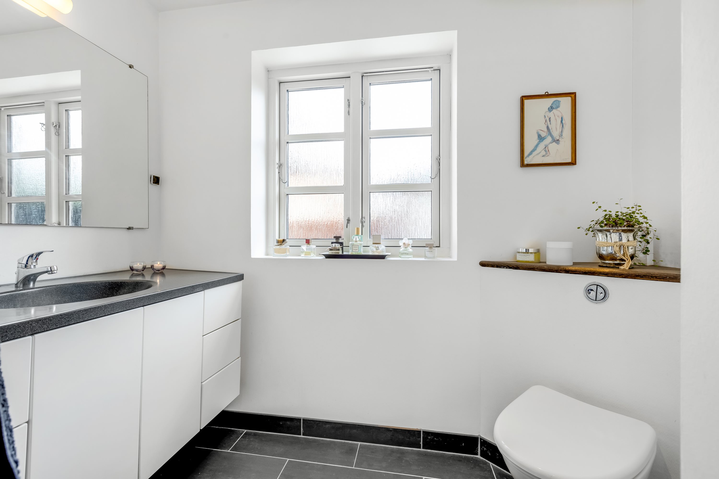 Fremhævet badeværelse billede i fuldskærmstilstand. Billede af Kongelyset 126, 4200 Slagelse