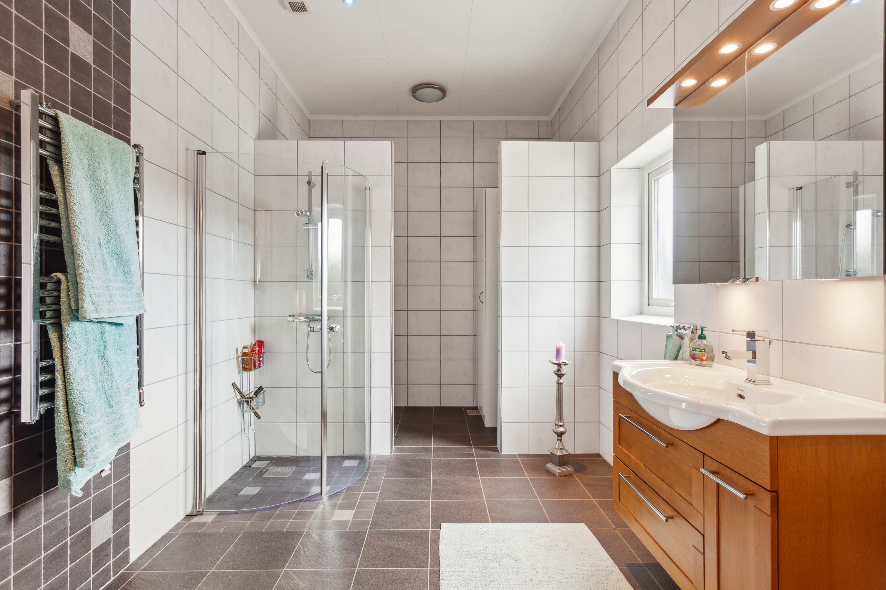 Fremhævet badeværelse billede i fuldskærmstilstand. Billede af Drosselvej 3, Østerby Havn, 9940 Læsø