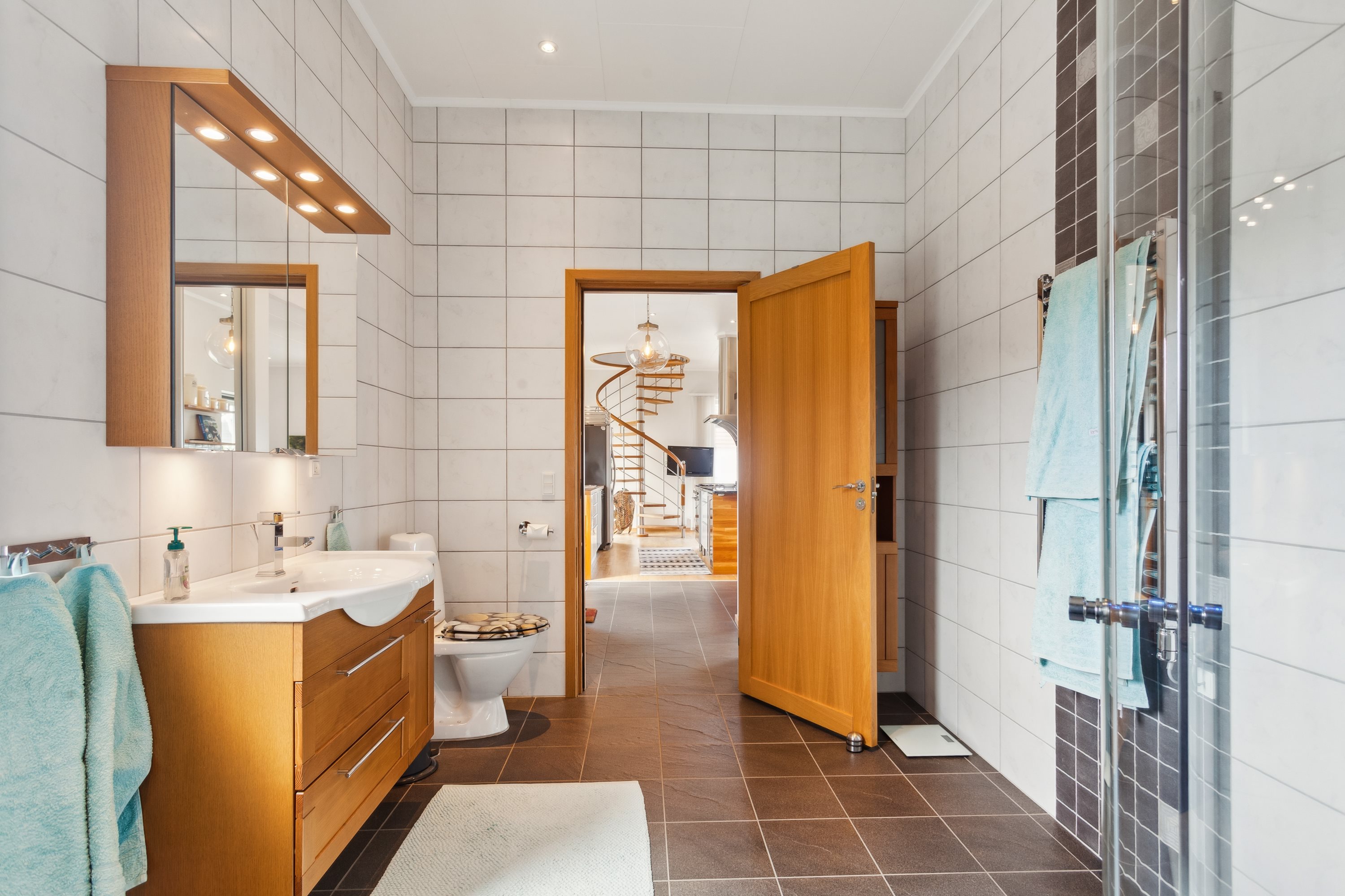 Fremhævet badeværelse billede i fuldskærmstilstand. Billede af Drosselvej 3, Østerby Havn, 9940 Læsø