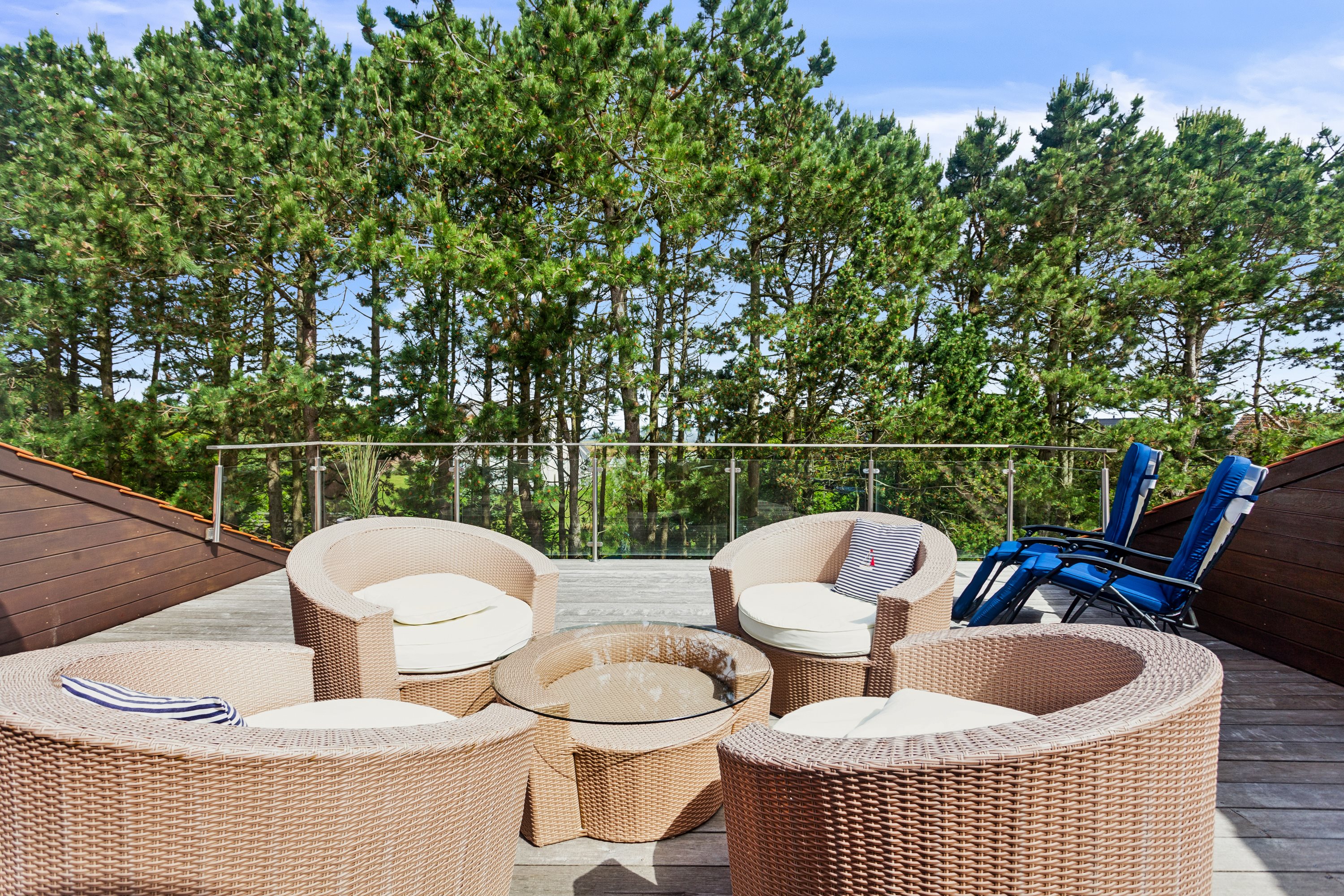 Fremhævet terrasse billede i fuldskærmstilstand. Billede af Drosselvej 3, Østerby Havn, 9940 Læsø